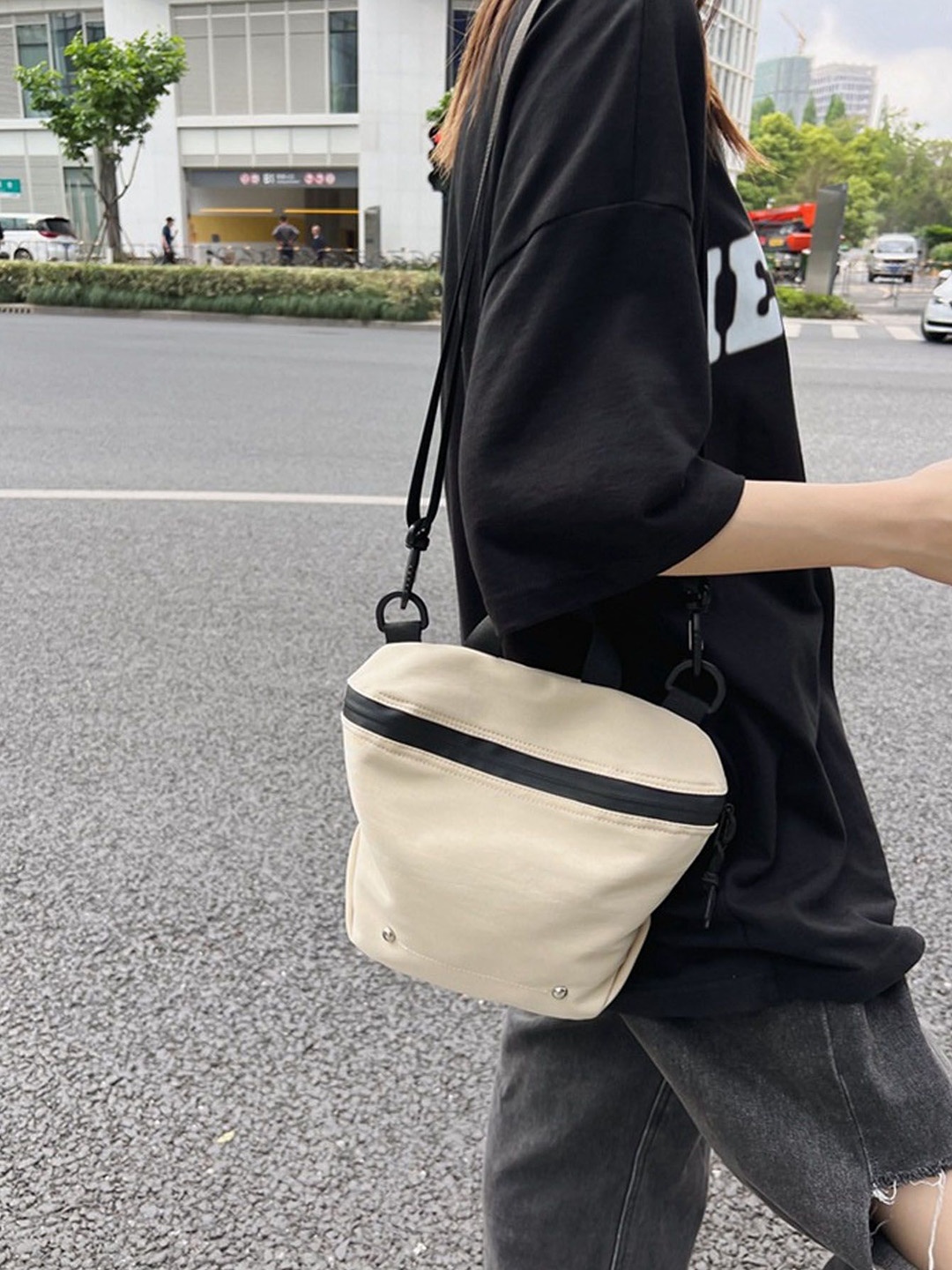 

StyleCast Beige Solid Stylish Crossbody Bag