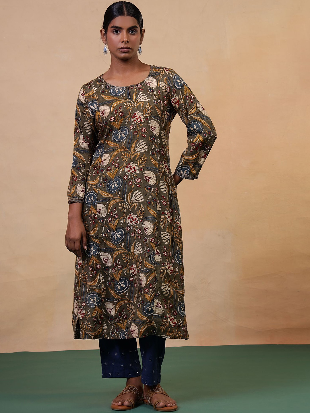 

Folk Song Women Floral Printed Floral Kurta, Olive