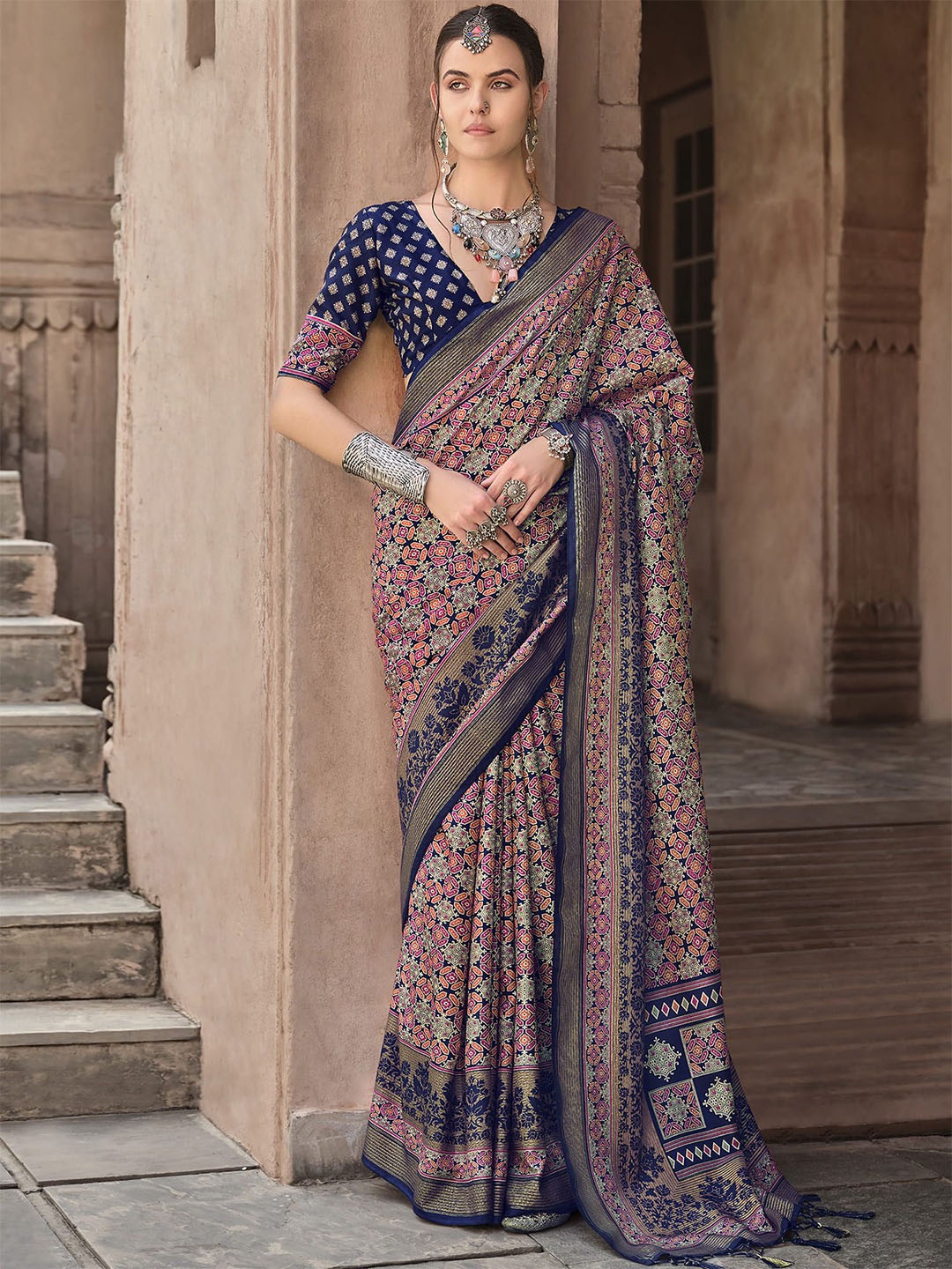 

elora Ethnic Motifs Printed Patola Saree With Blouse Piece, Peach