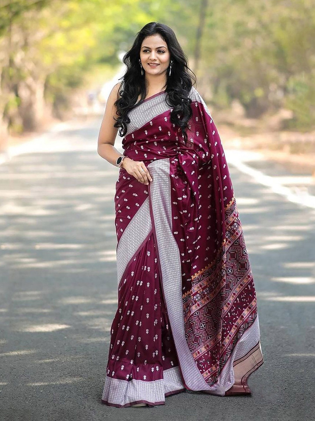 

Aldwych Woven Design Zari Banarasi Saree, Maroon