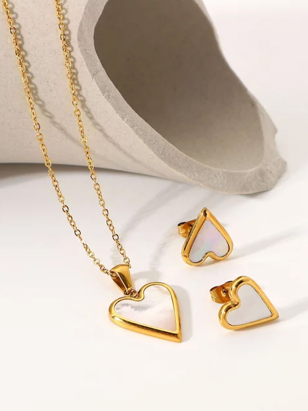 

Avyana Gold-Plated Stainless Steel Heart Shaped Jewellery Set