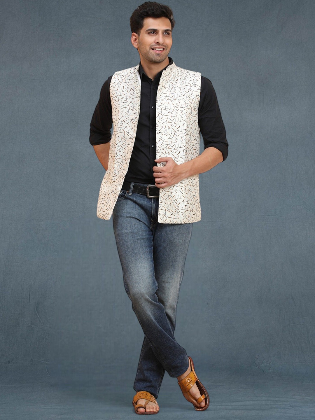 

SKAVIJ Men Printed Woven Nehru Jacket, Off white