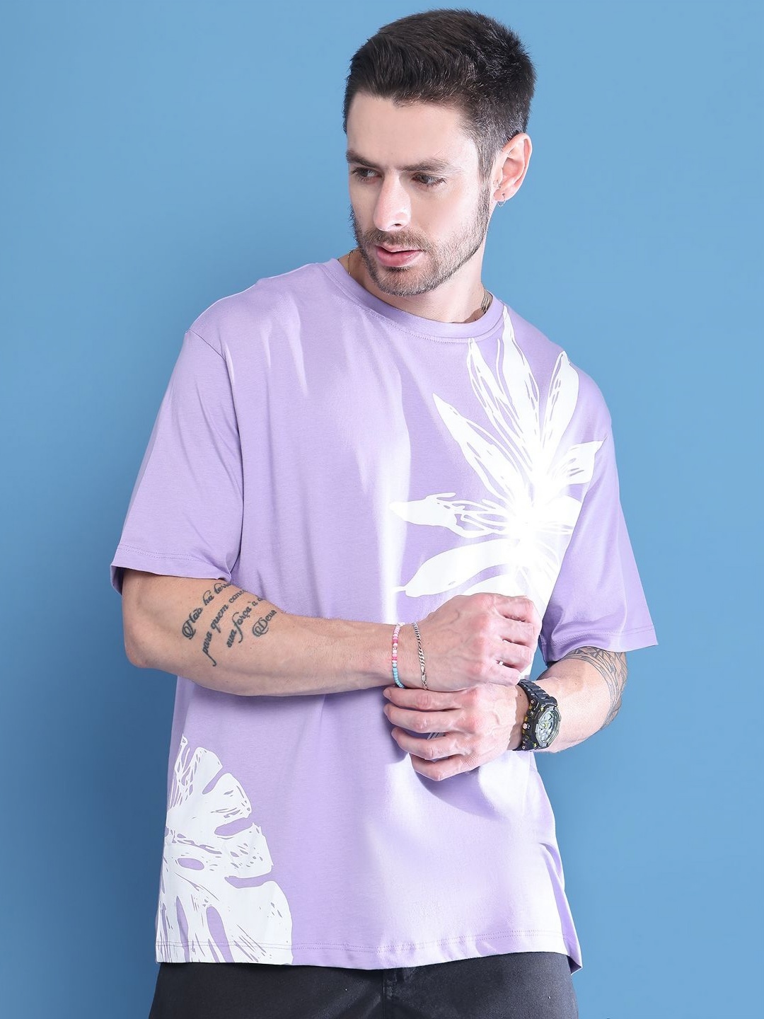 

DOOR74 Men Floral Printed Drop-Shoulder Sleeves T-shirt, Purple