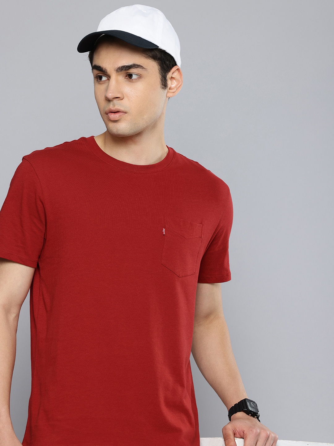 

Levis Pure Cotton Slim Fit T-shirt, Red