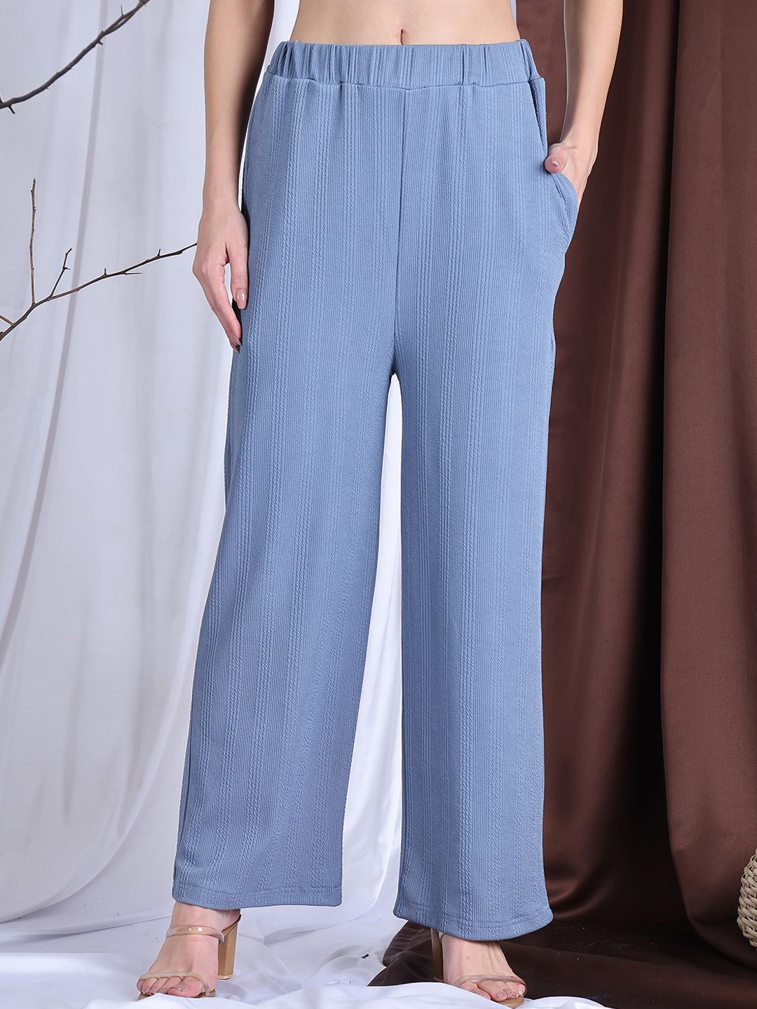 

NEUDIS Women Regular Fit Slip-On Trousers, Blue
