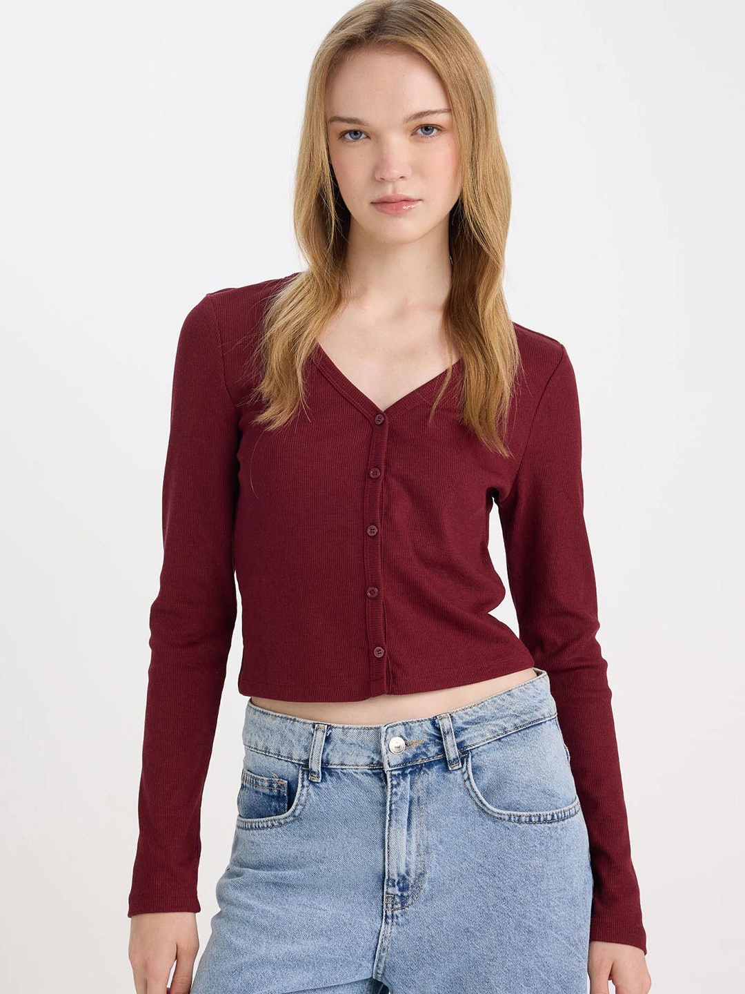 

DeFacto Women V-Neck Crop Cardigan, Maroon