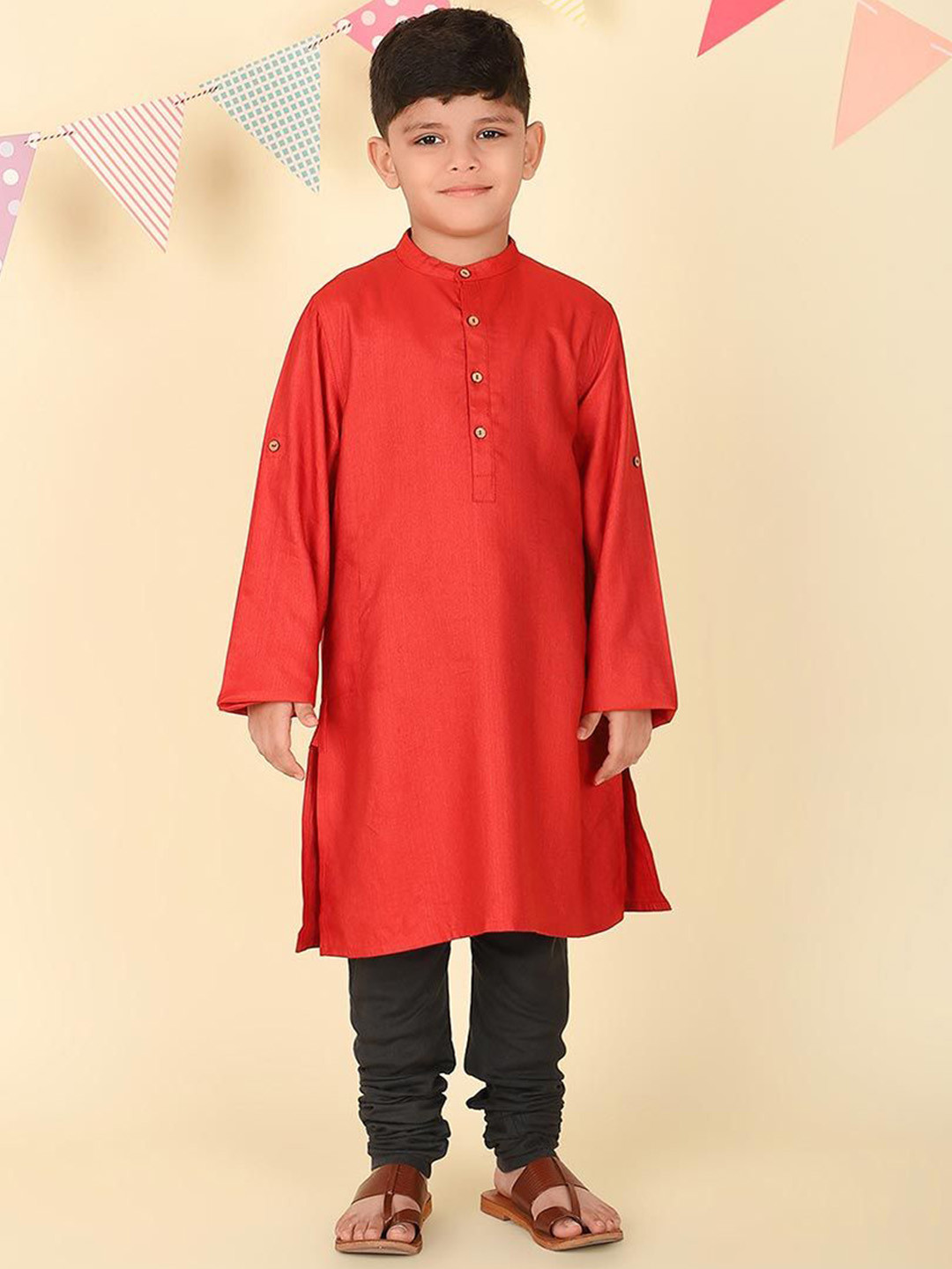 

Fabindia Boys Floral Printed Flared Sleeves Thread Work Kurta, Red