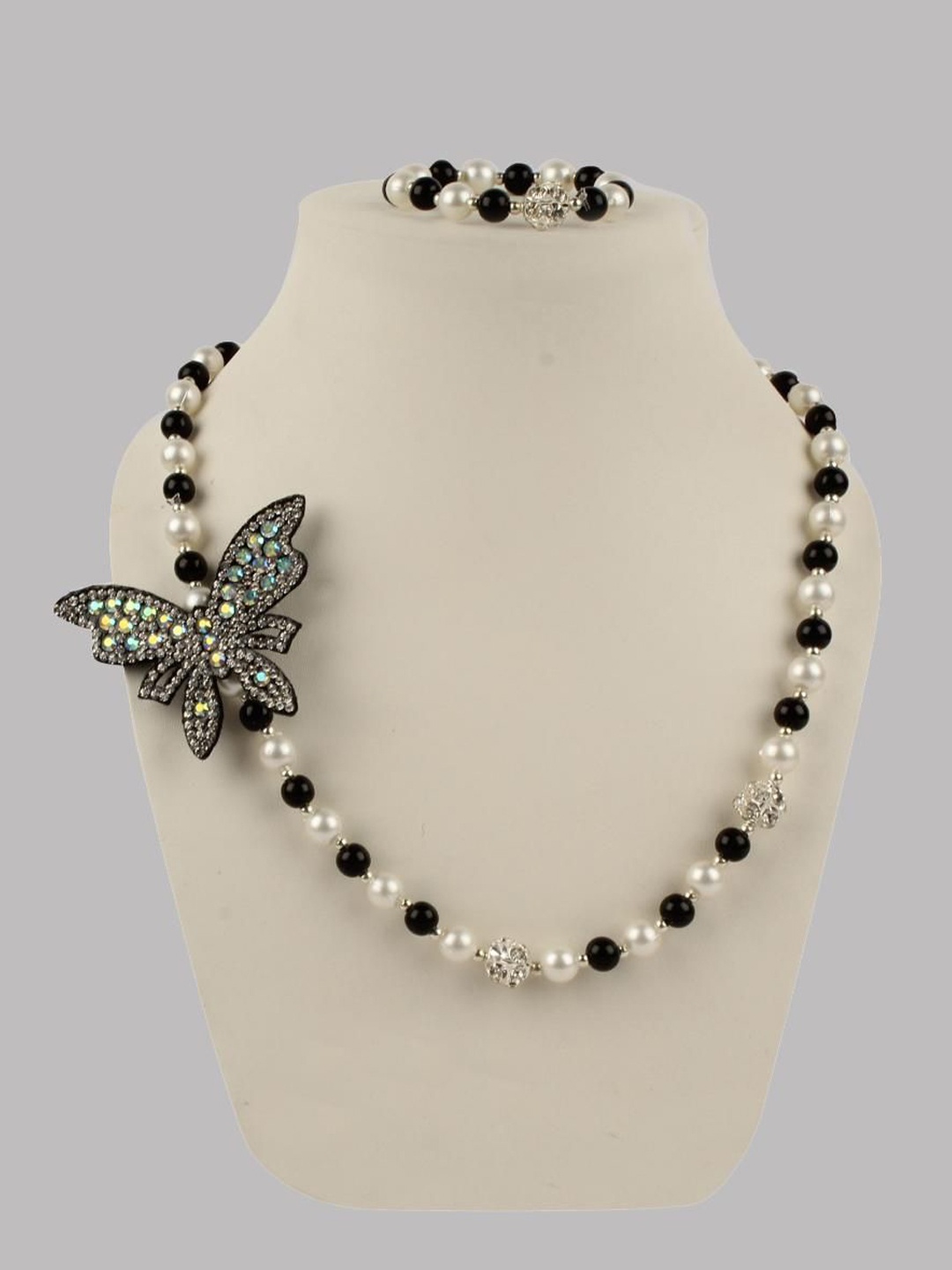 

Daizy Girls Butterfly Artificial Pearls Beaded Necklace and Bracelet Jewellery Set, Black