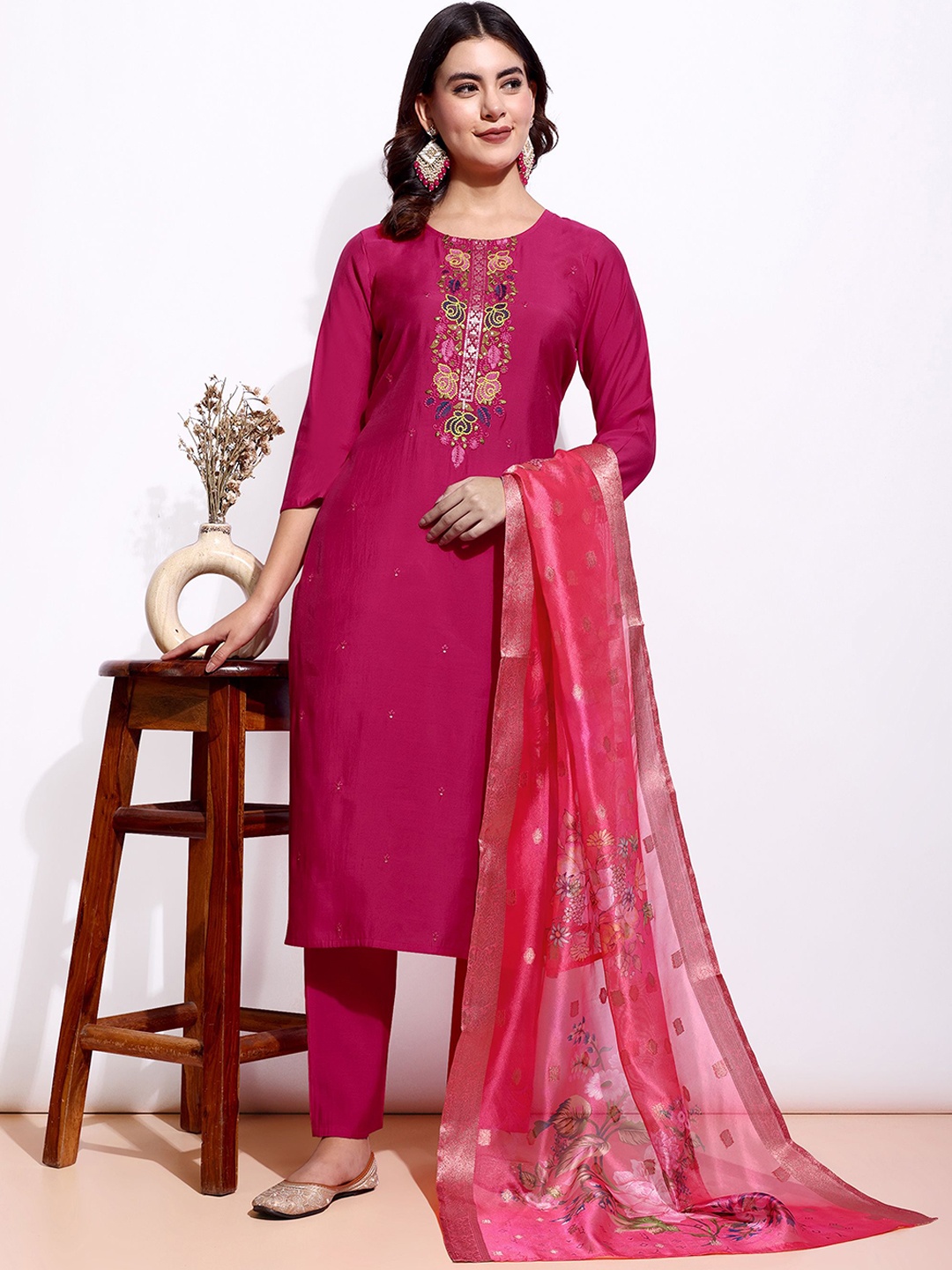 

GLORYANCE Women Floral Embroidered Regular Sequinned Pure Silk Kurta with Trousers & With Dupatta, Pink