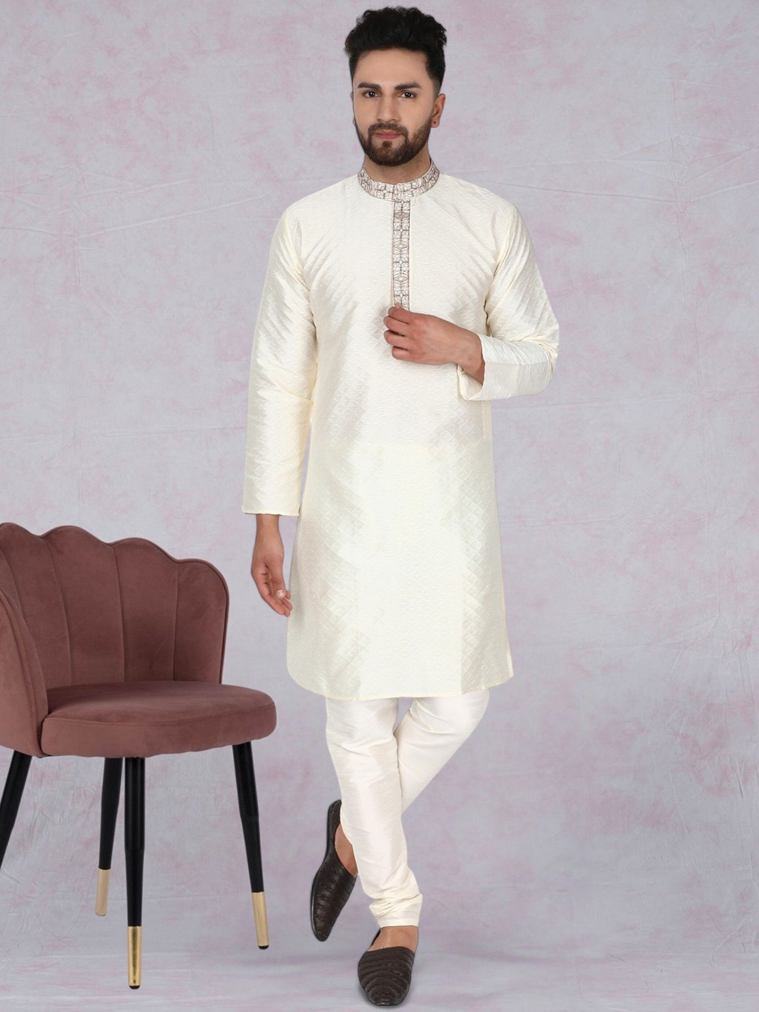 

SKAVIJ Men Ethnic Motifs Printed Regular Thread Work Kurta with Churidar, White