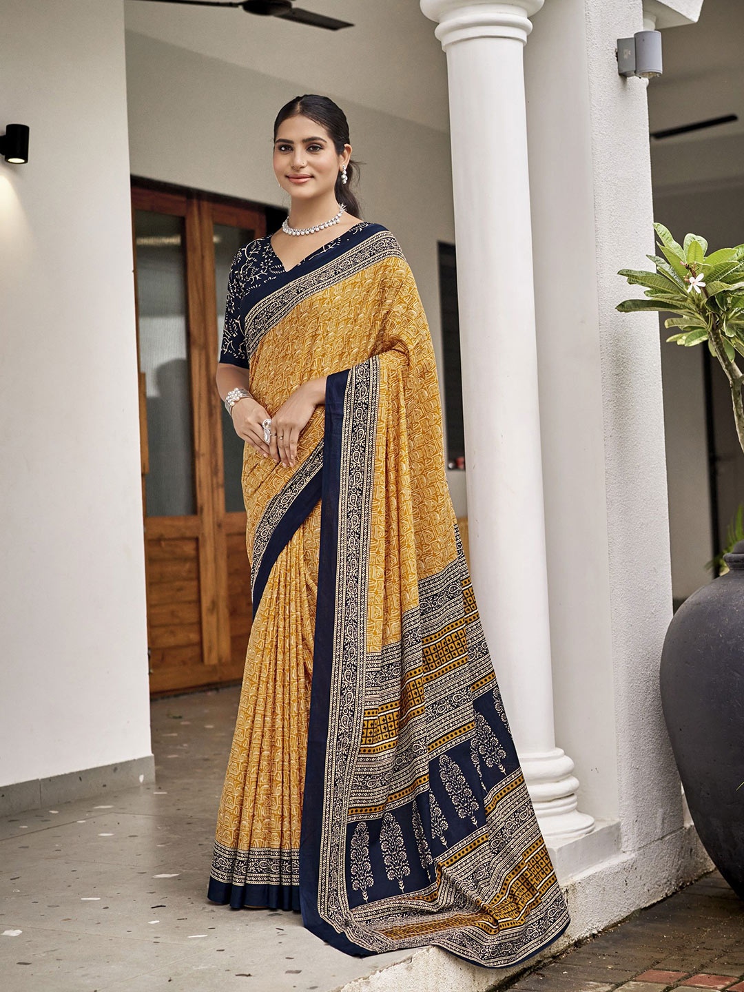 

Chandbaali Pure Cotton Ajrak Printed Bagru Saree, Yellow