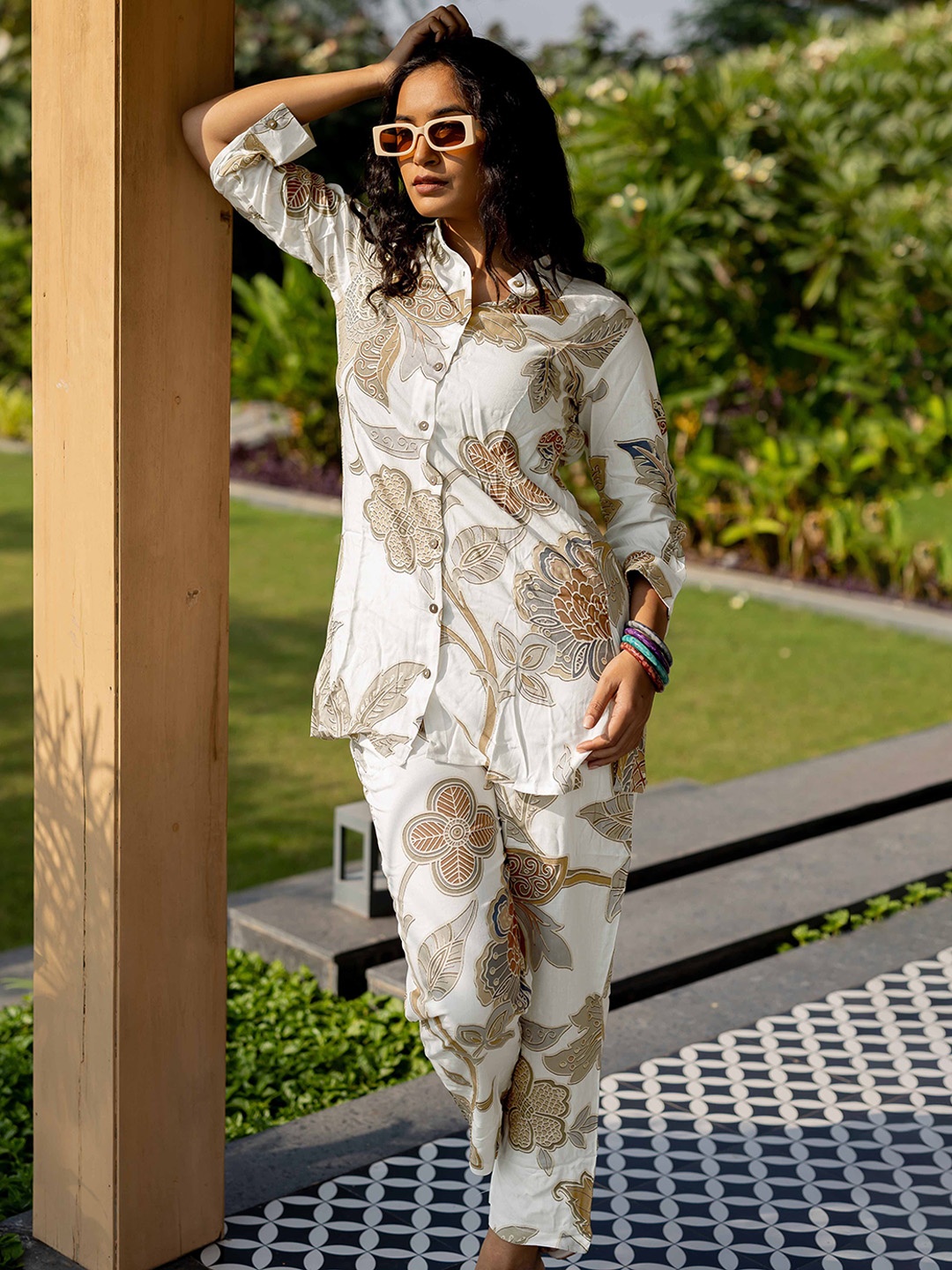 

MIRCHI FASHION Floral Printed Shirt Collar Three-Quarter Sleeves Shirt With Trouser, Off white