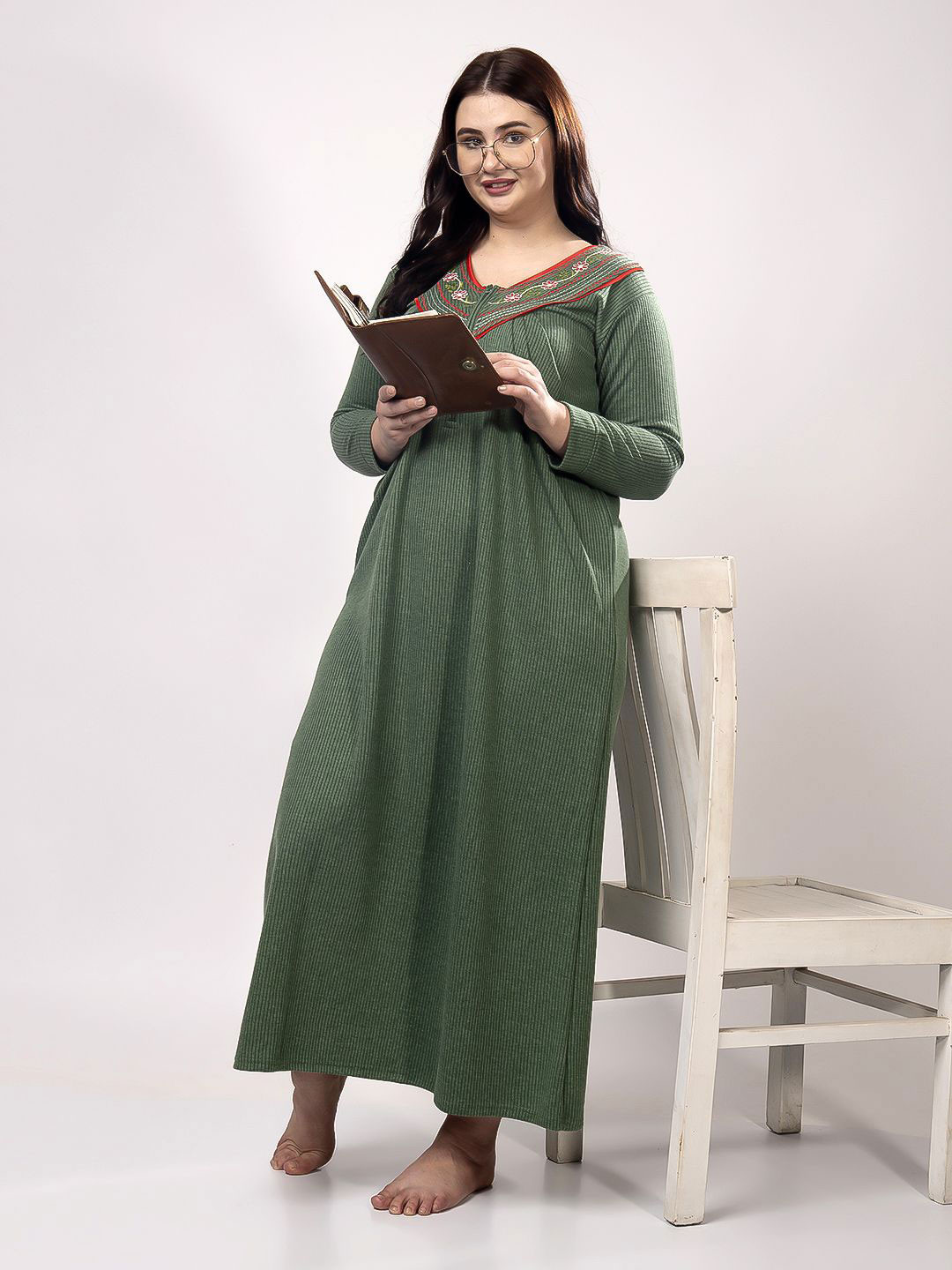 

CHUI MUI Women Embroidered Maxi Nightdress, Green