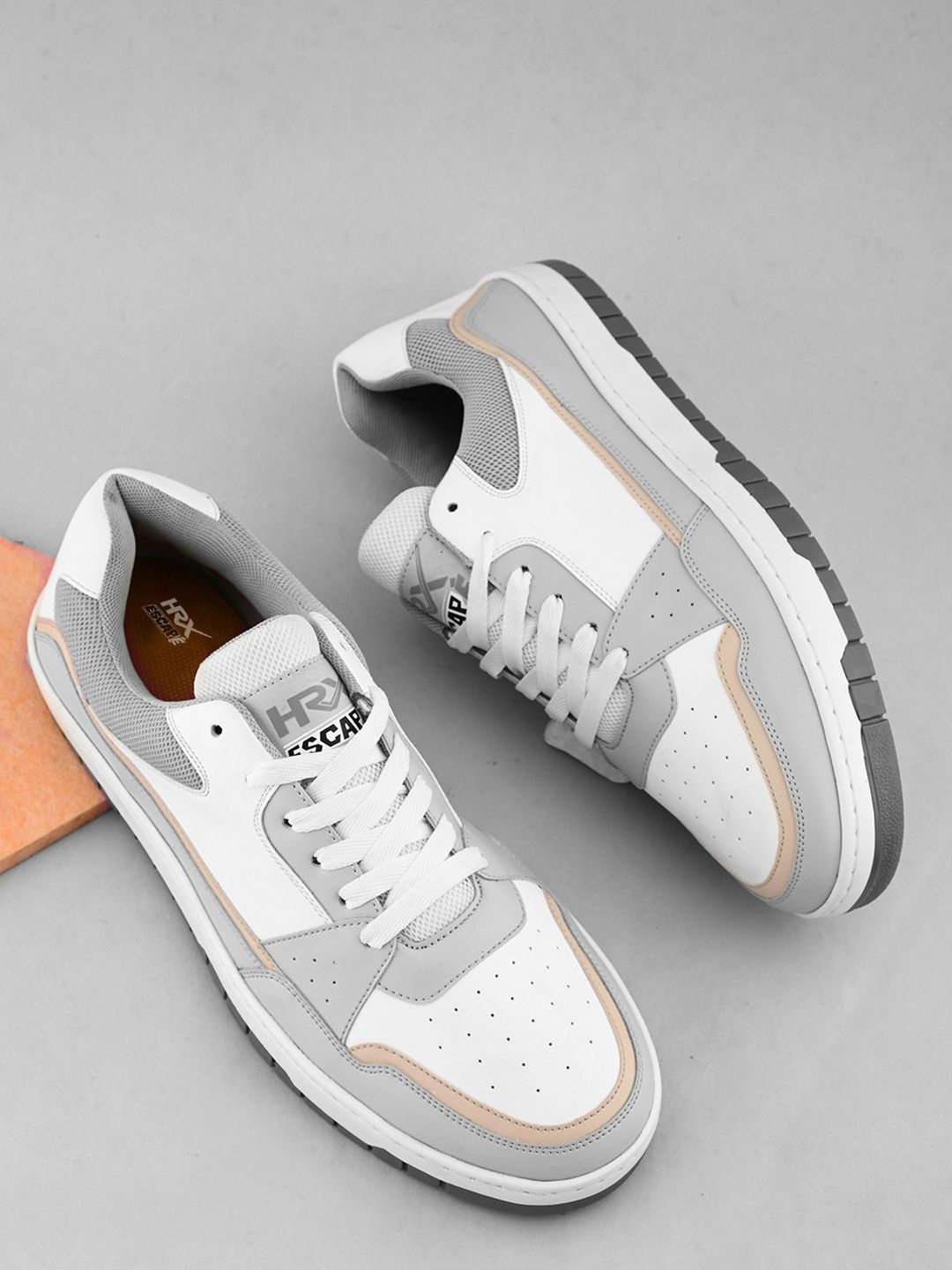 

HRX by Hrithik Roshan Men Colourblocked Sneakers, White