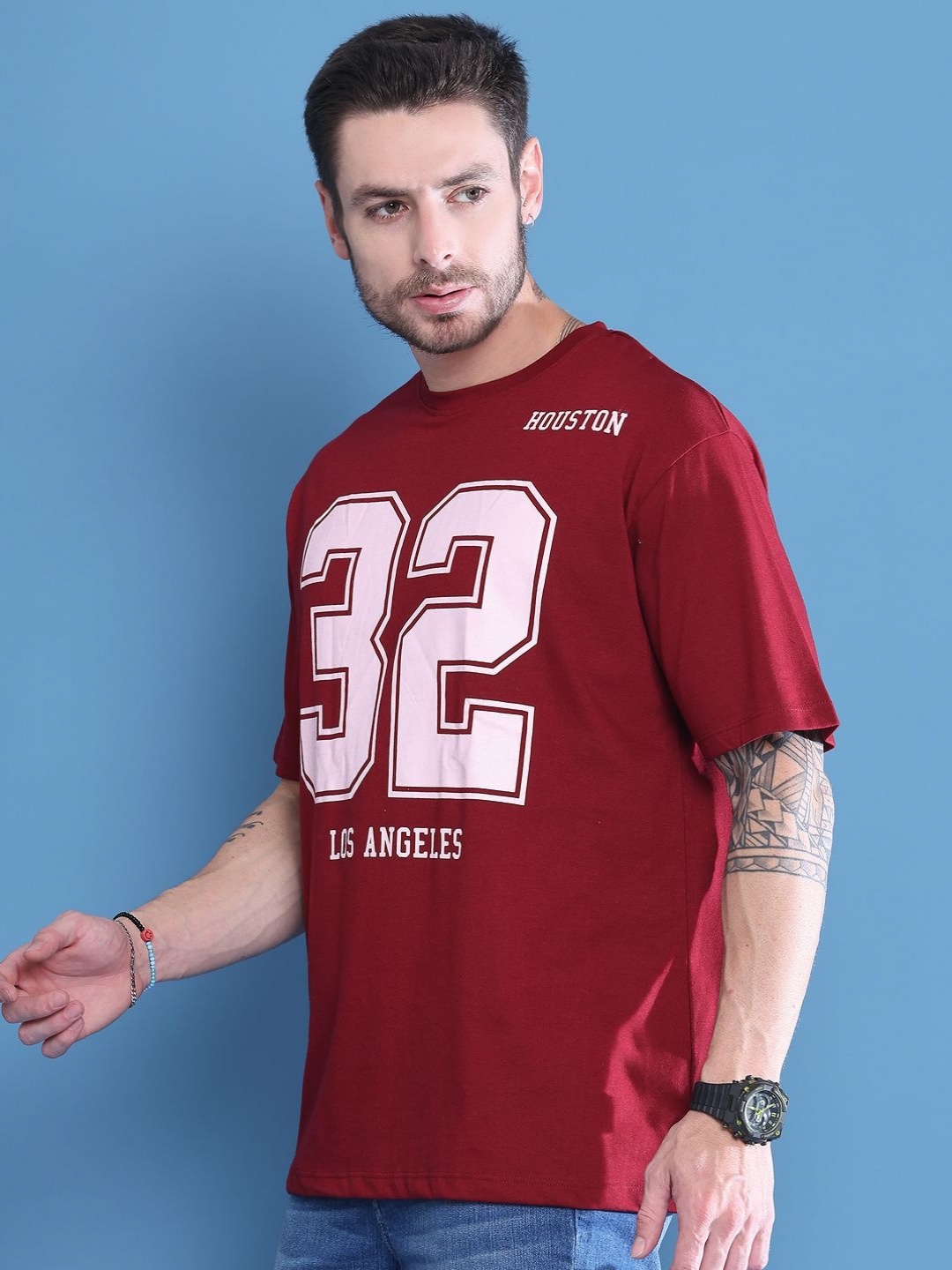 

DOOR74 Men Typography Printed Drop-Shoulder Sleeves T-shirt, Maroon