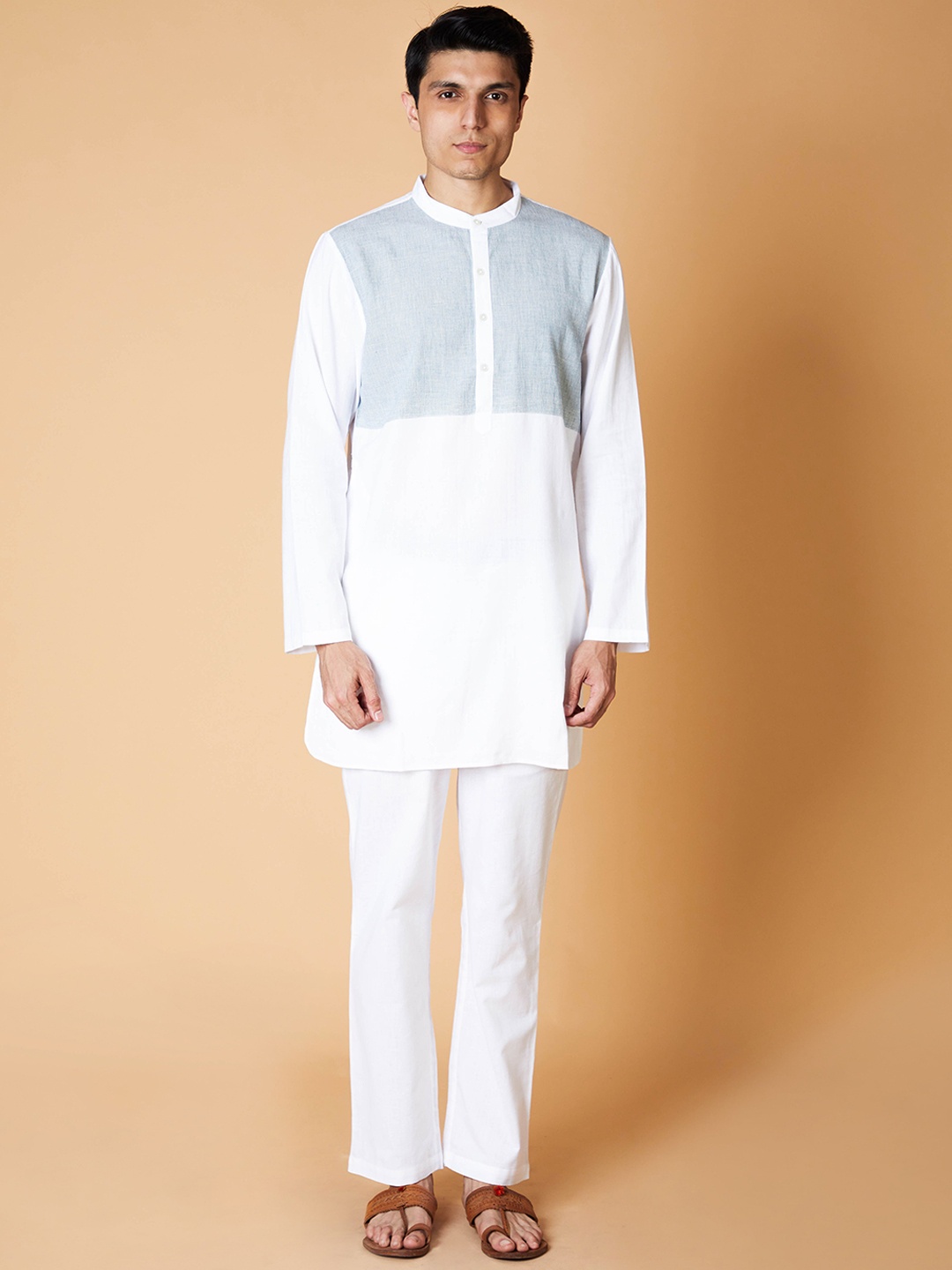 

Ekmatra Men Thread Work Khadi Handloom Kurta, White