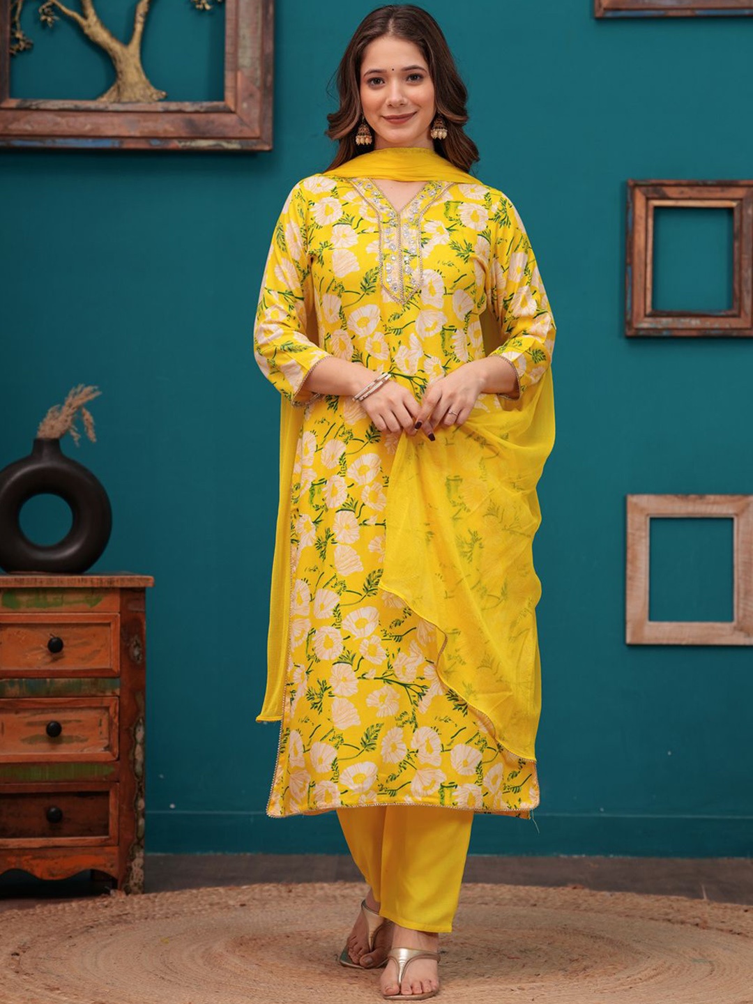 

TOULIN Women Floral Printed Regular Pure Cotton Kurta with Palazzos & With Dupatta, Yellow