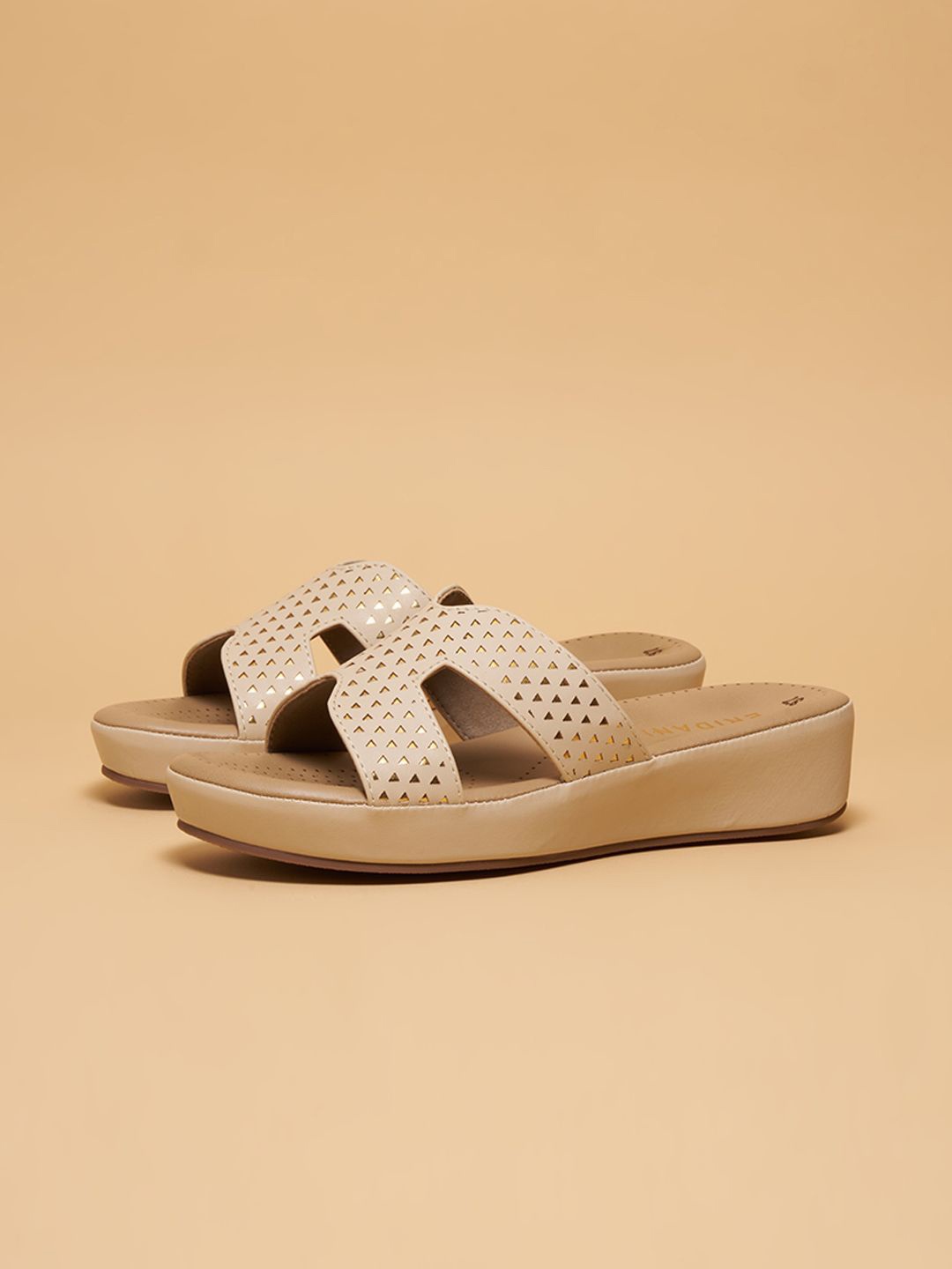 

ERIDANI Women Laser Cuts Open Toe Flats, Beige