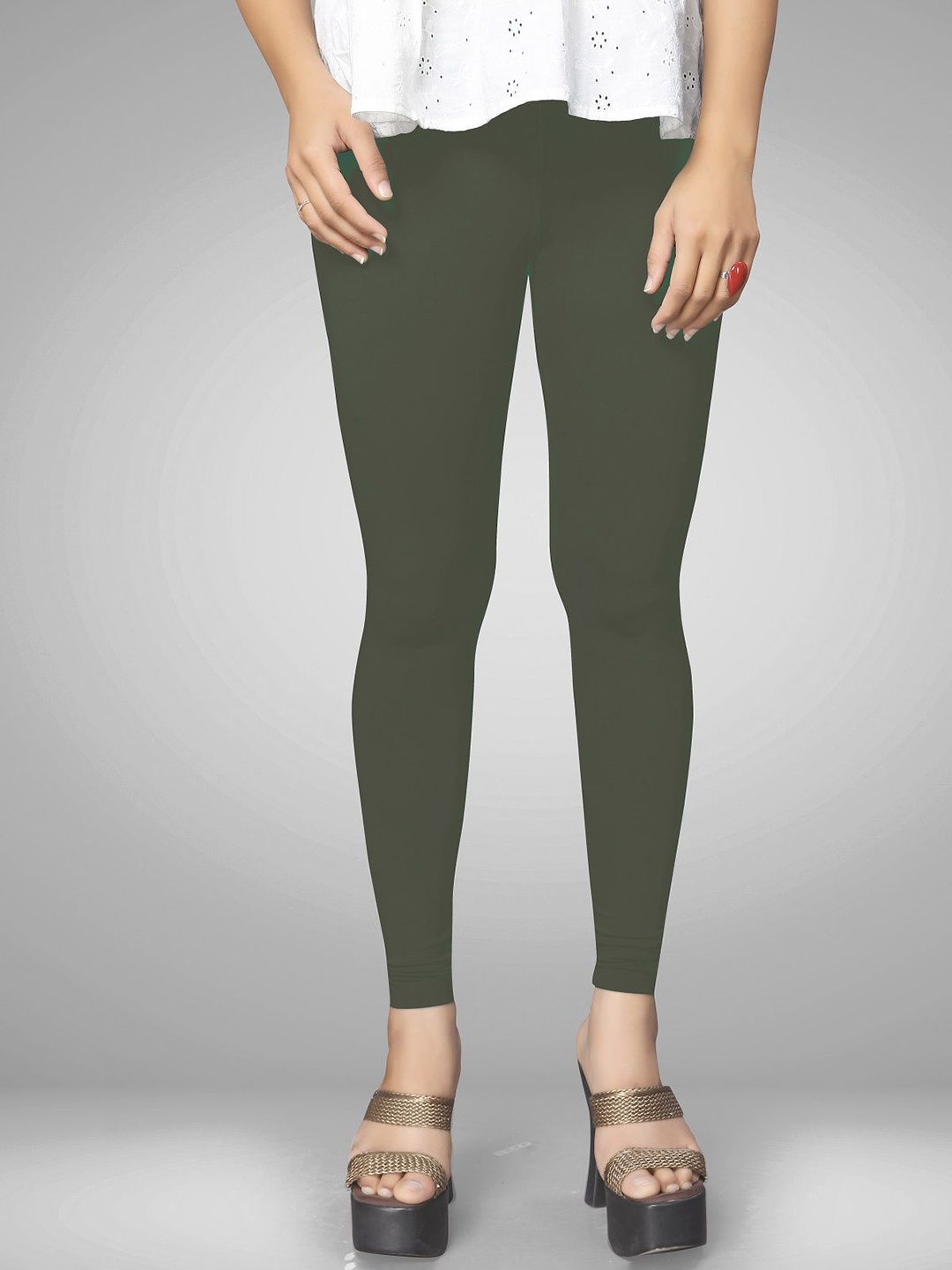 

MANTICORE Women Mid-Rise Ankle-Length Leggings, Green