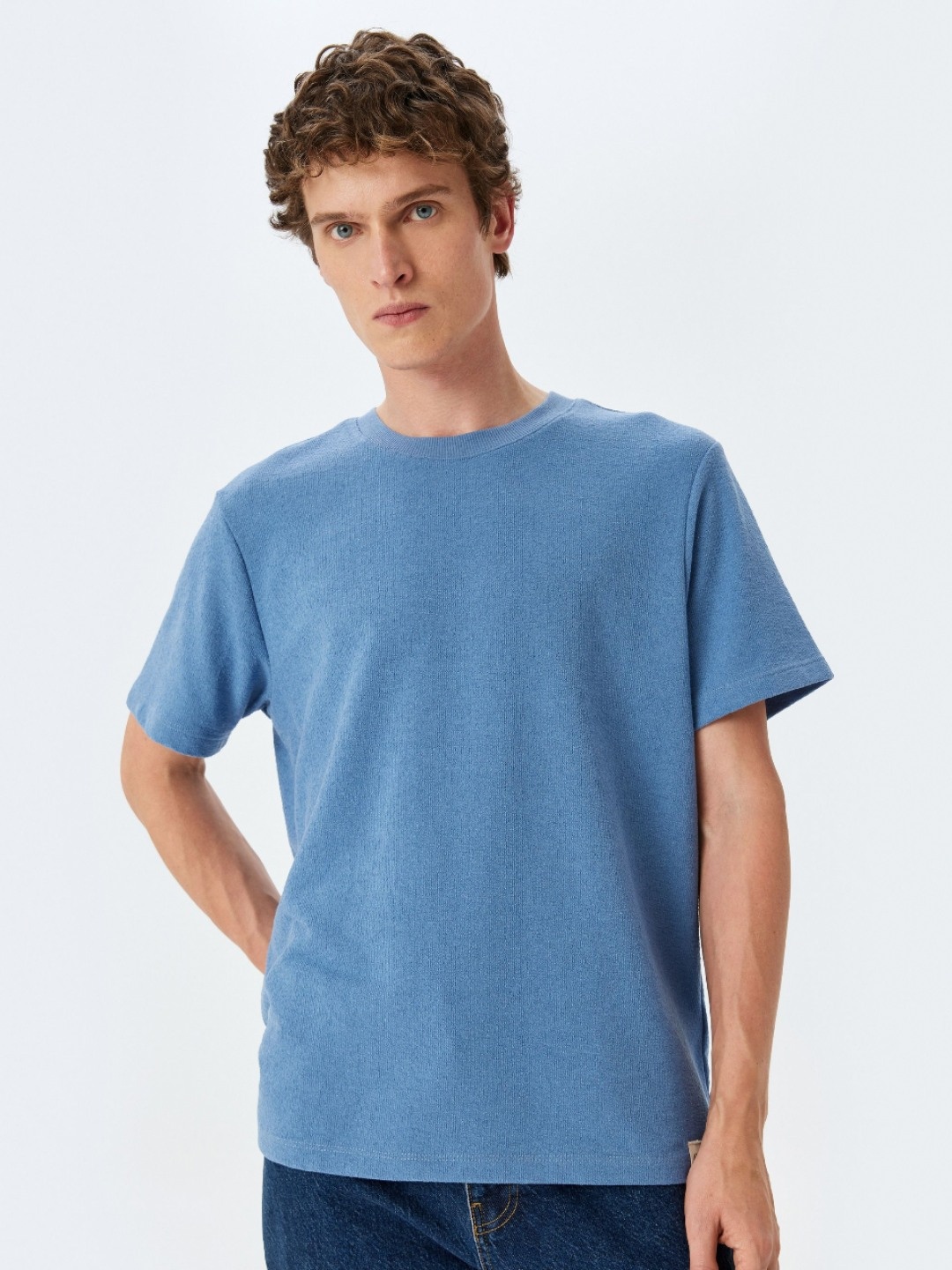 

Koton Men Solid Round Neck T-shirt, Blue