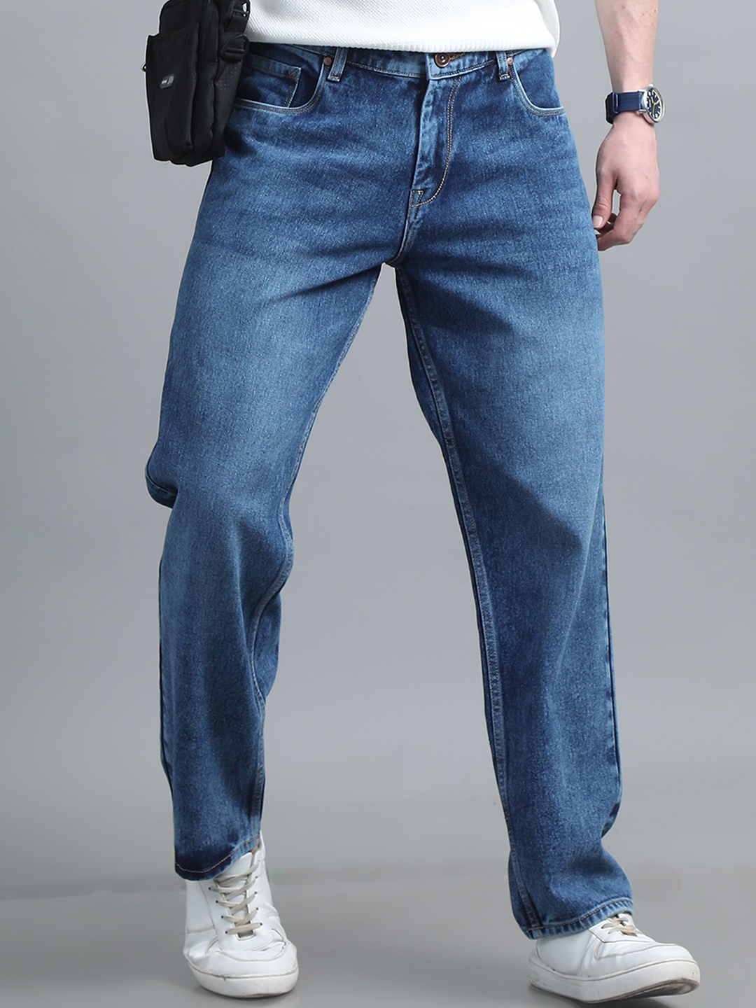 

The Roadster Lifestyle Co Men Comfort Fit Straight Fit Mid-Rise Cotton Jeans, Blue