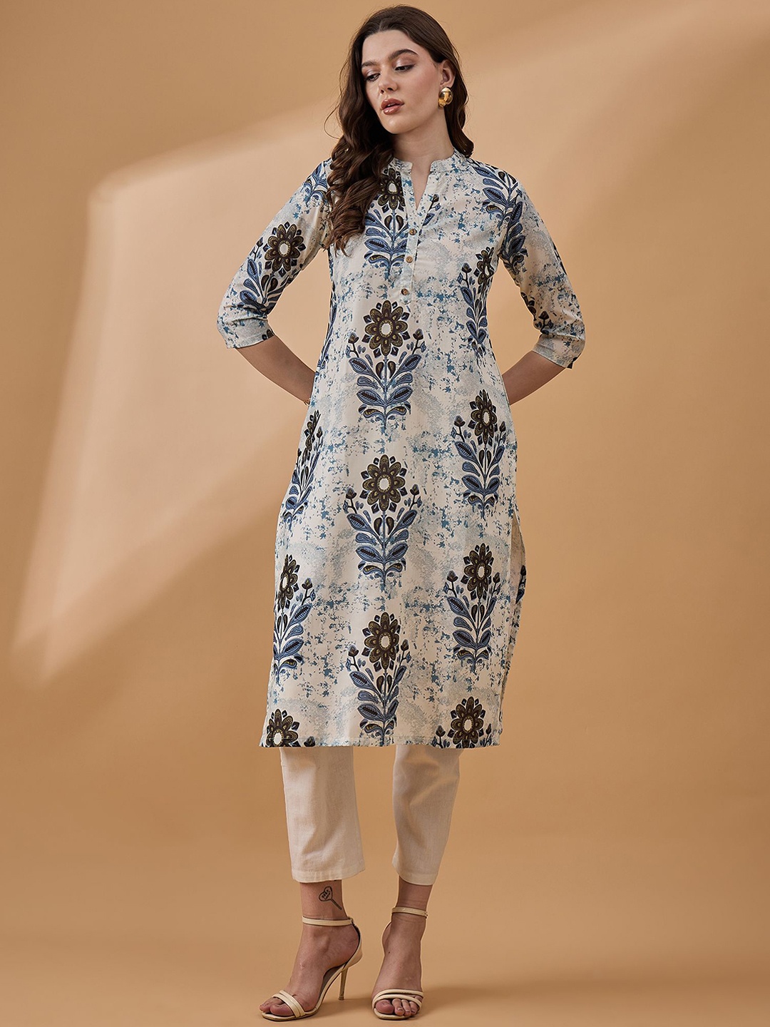 

Winza Designer Women Floral Printed Floral Kurta, Cream