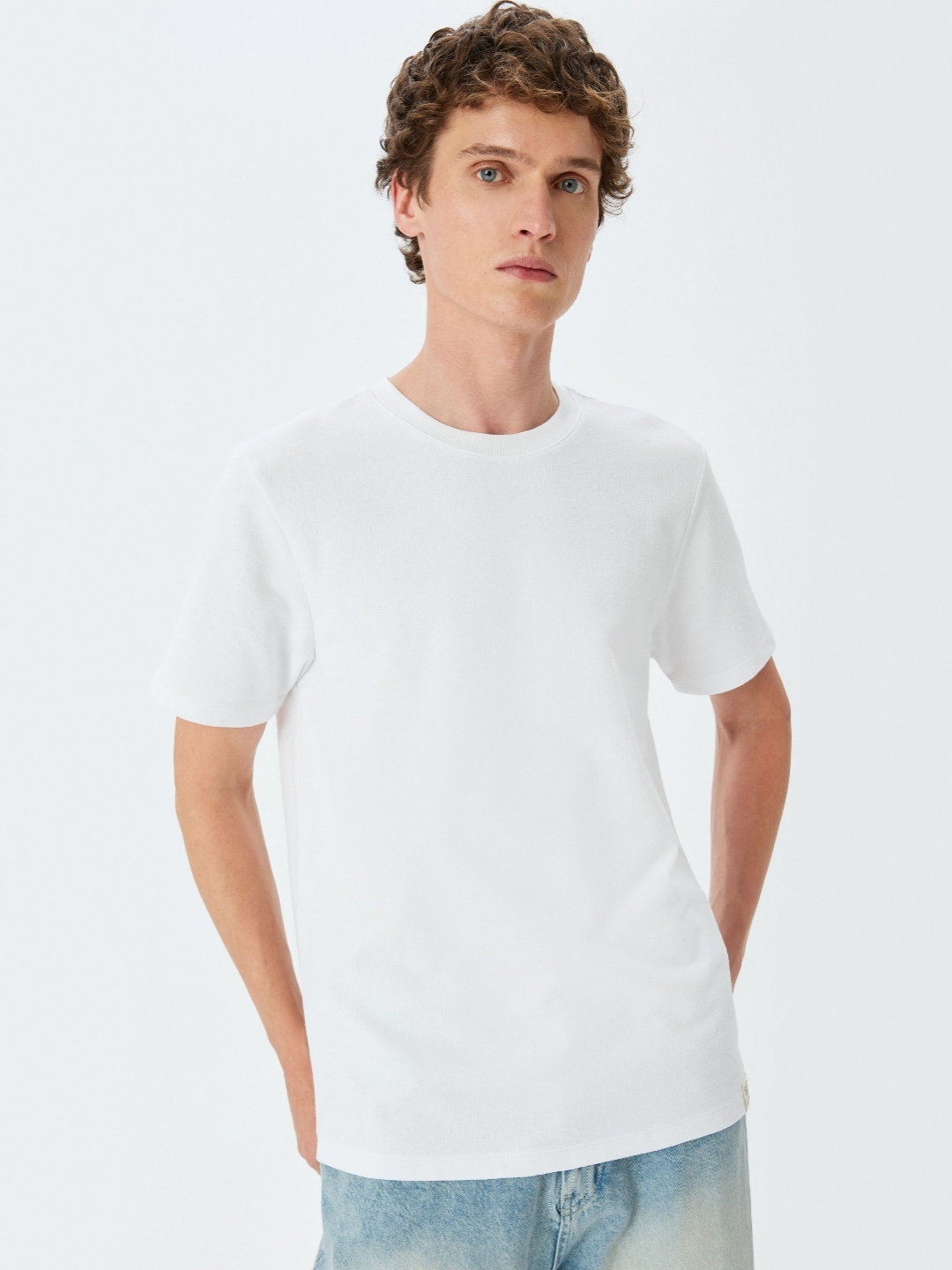 

Koton Men Solid Round Neck T-shirt, White