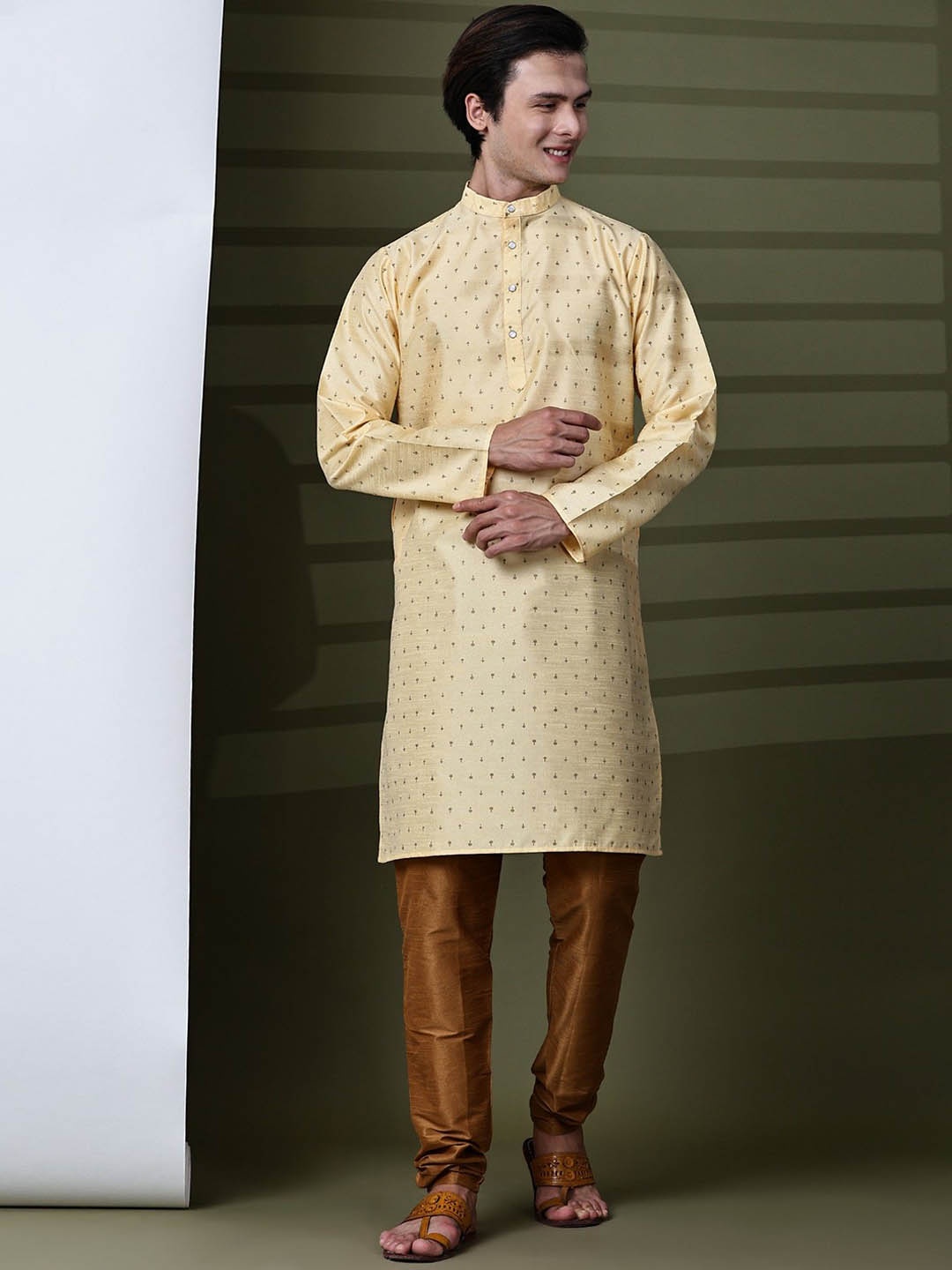 

SKAVIJ Men Ethnic Motifs Printed Regular Kurta with Pyjamas, Beige