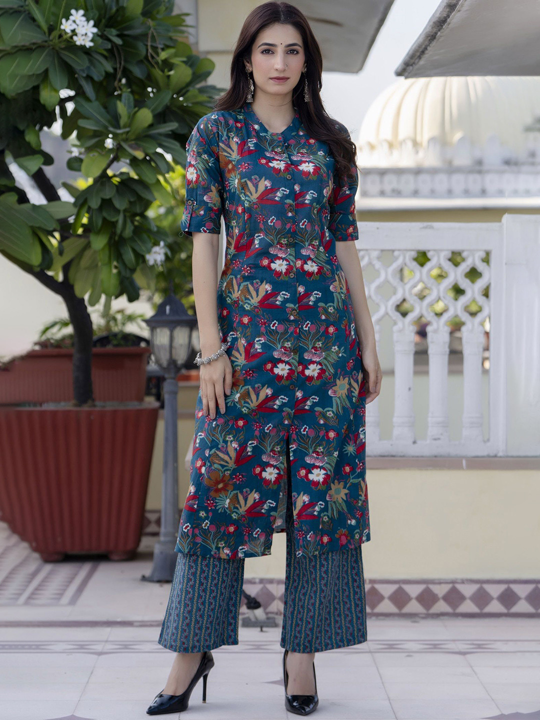 

MF Hayat Women Floral Printed Regular Pure Cotton Kurta with Palazzos, Navy blue