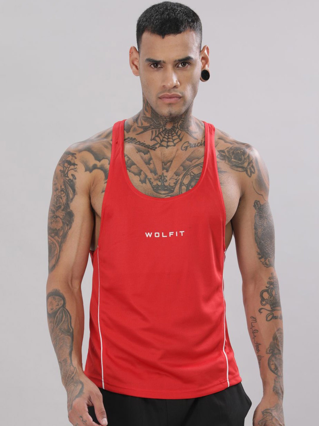 

WOLFIT ATHLEISURE Men Scoop Neck Gym Vest WFSR64848-01, Red