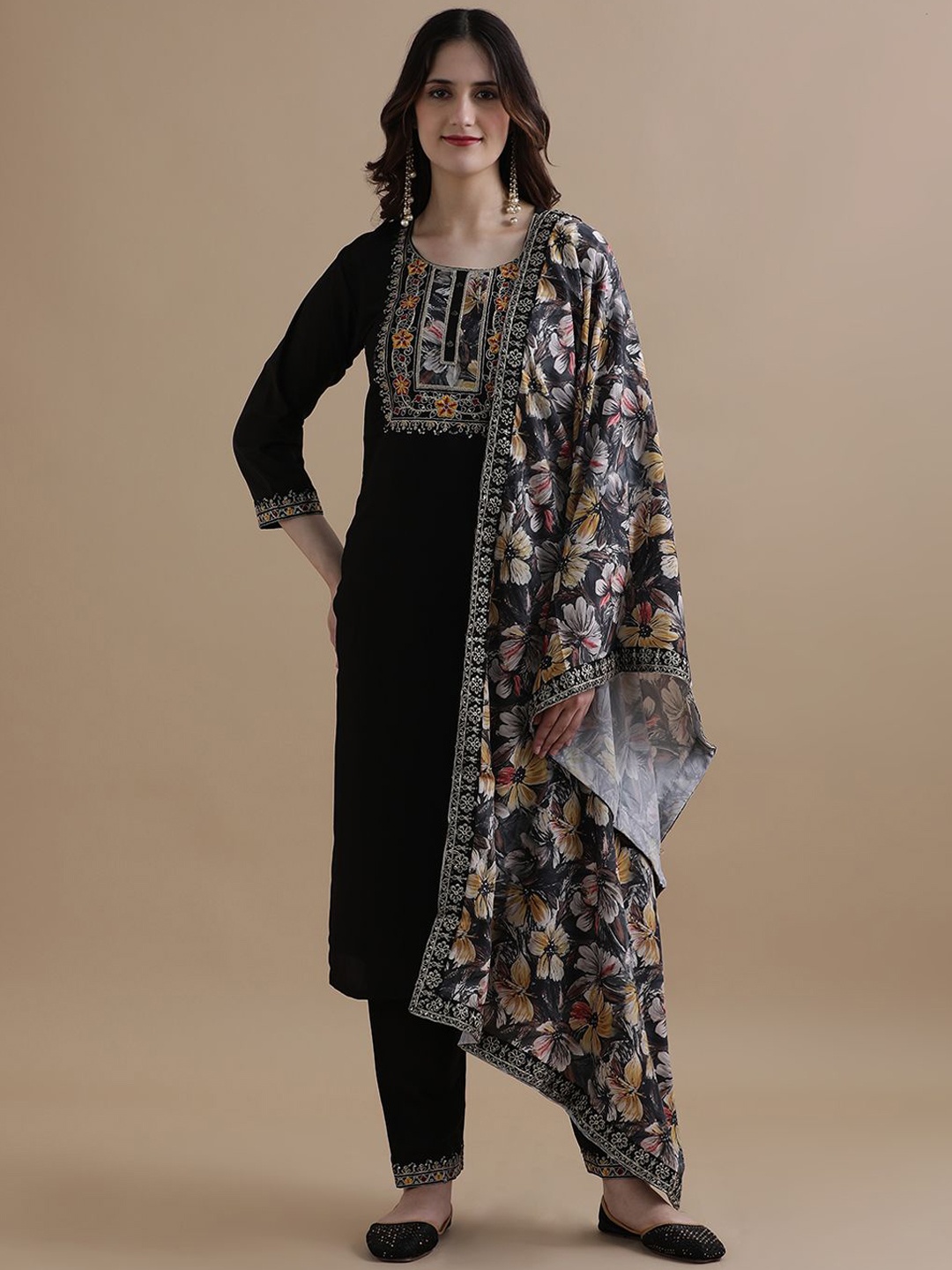 

Jaipur Kurti Women Floral Embroidered Regular Chanderi Cotton Kurta with Trousers & With Dupatta, Black