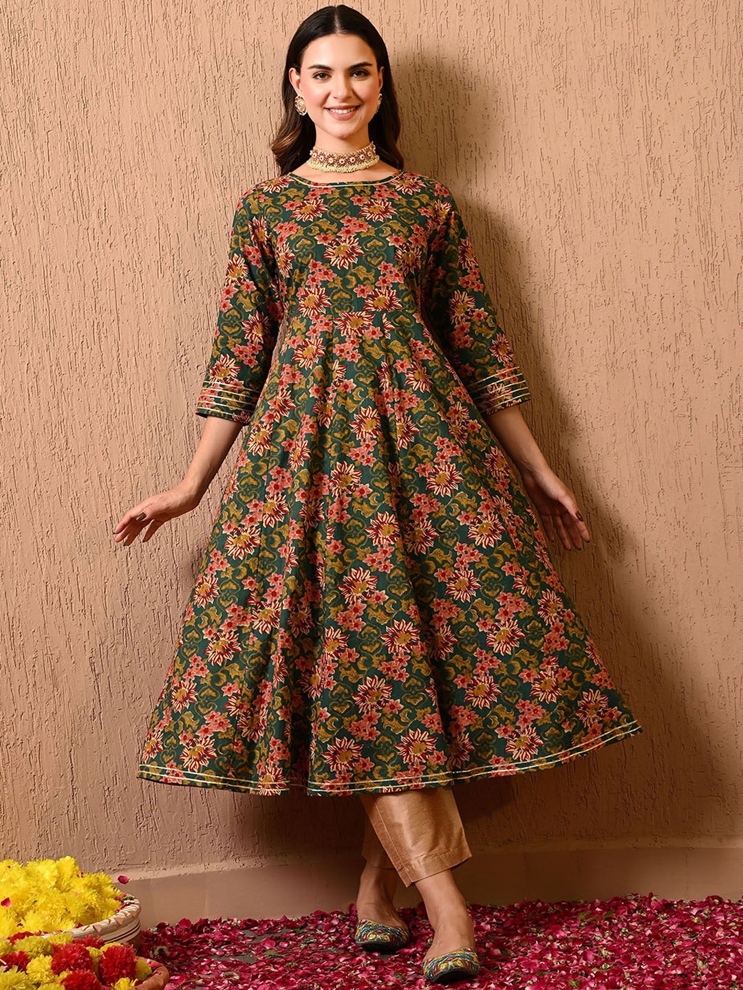 

KALINI Women Floral Printed Sequinned Floral Anarkali Kurta, Green