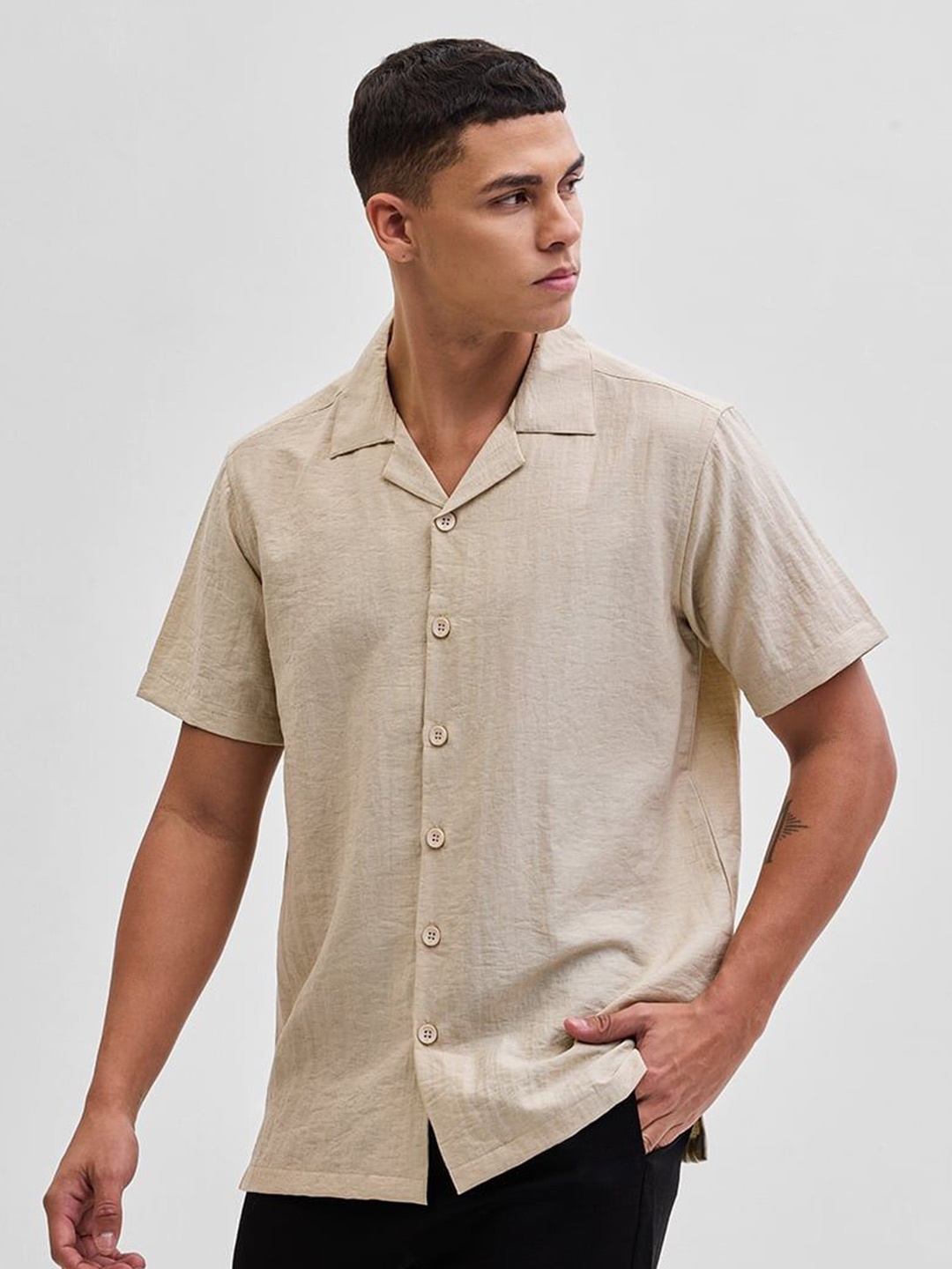 

Snitch Men Relaxed Cuban Collar Solid Linen Casual Shirt, Beige