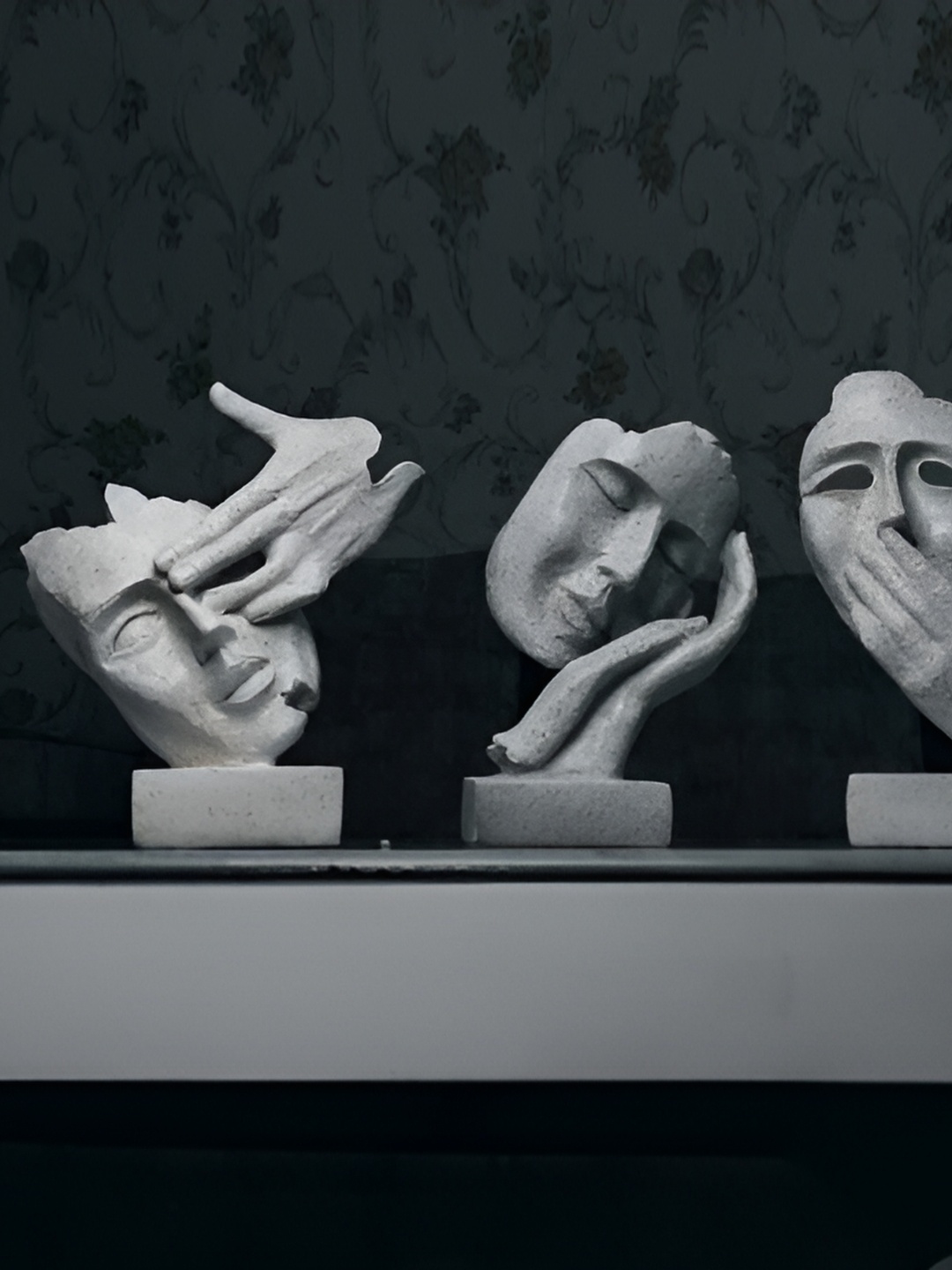 

NAYRA HANDICRAFTS Set of 3 3 Faces Showpiece, Grey