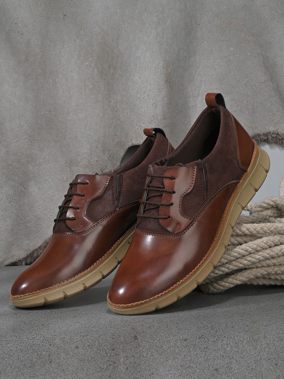 

SERVER Men Solid Round Toe Boat Shoes, Brown