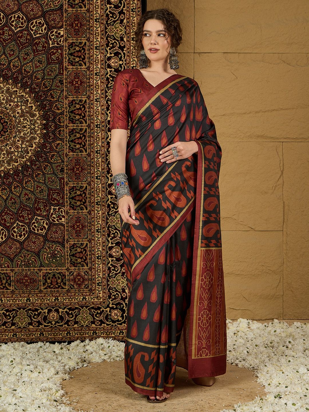 

Saree mall Ethnic Motifs Silk Blend Bagru Sarees, Black