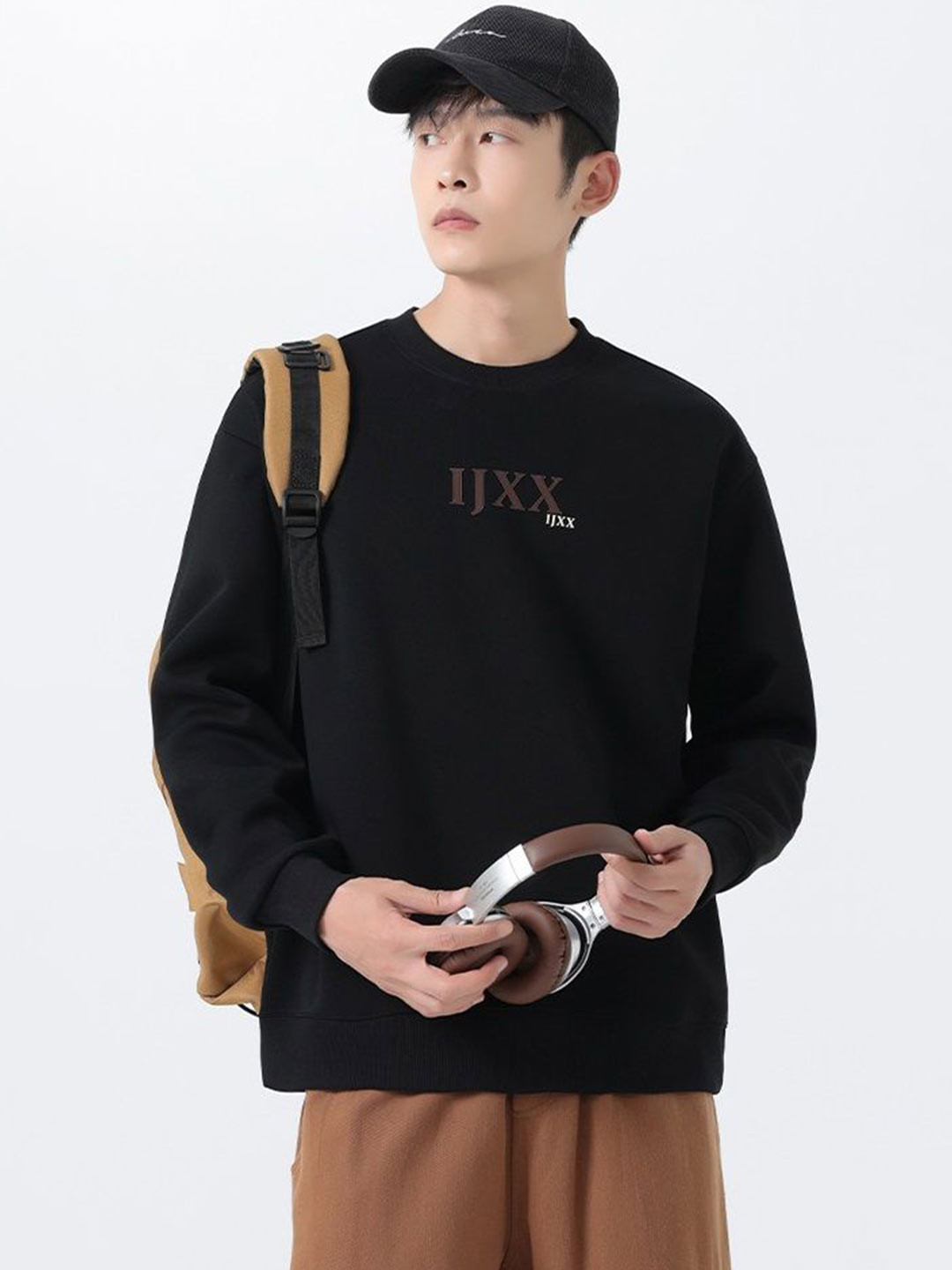 

HERE&NOW Men Typography Printed Sweatshirt, Black