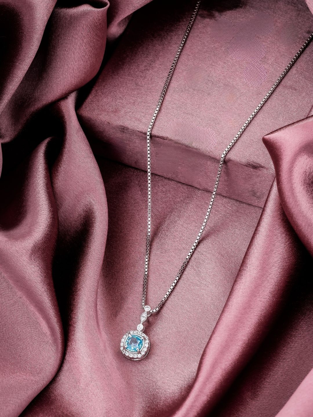 

CAUER 925 Sterling Silver Rhodium-Plated Circular Pendants with Chains