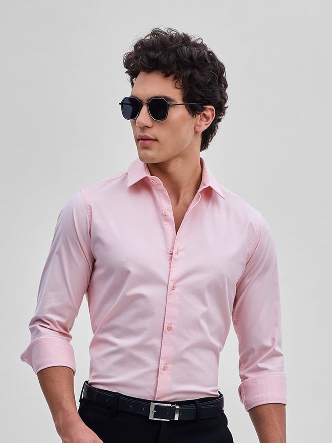 

Snitch Men Smart Spread Collar Solid Cotton Slim Fit Formal Shirt, Pink