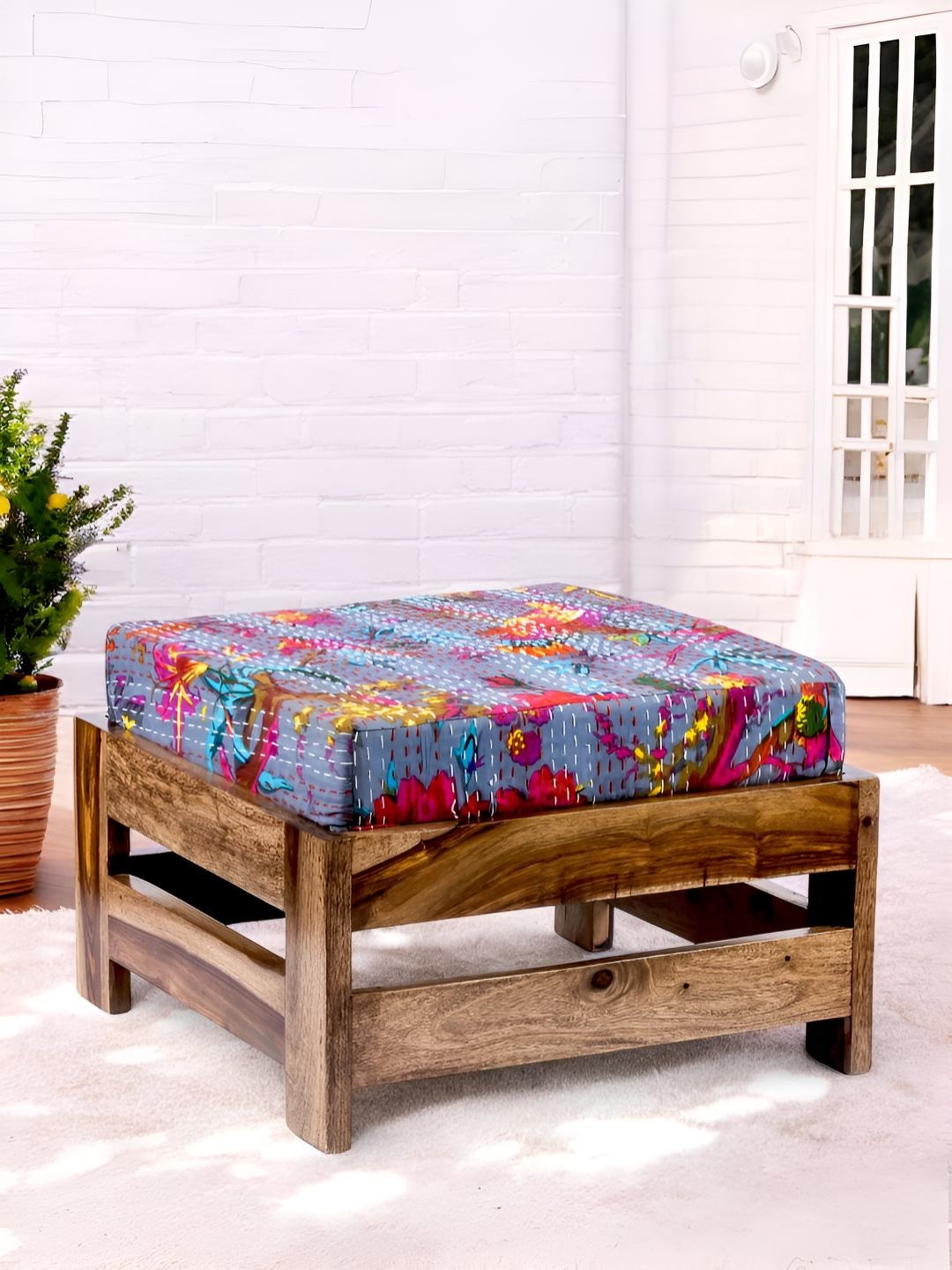 

Ikiriya Sheesham Wood Print Kantha Cushion, Grey