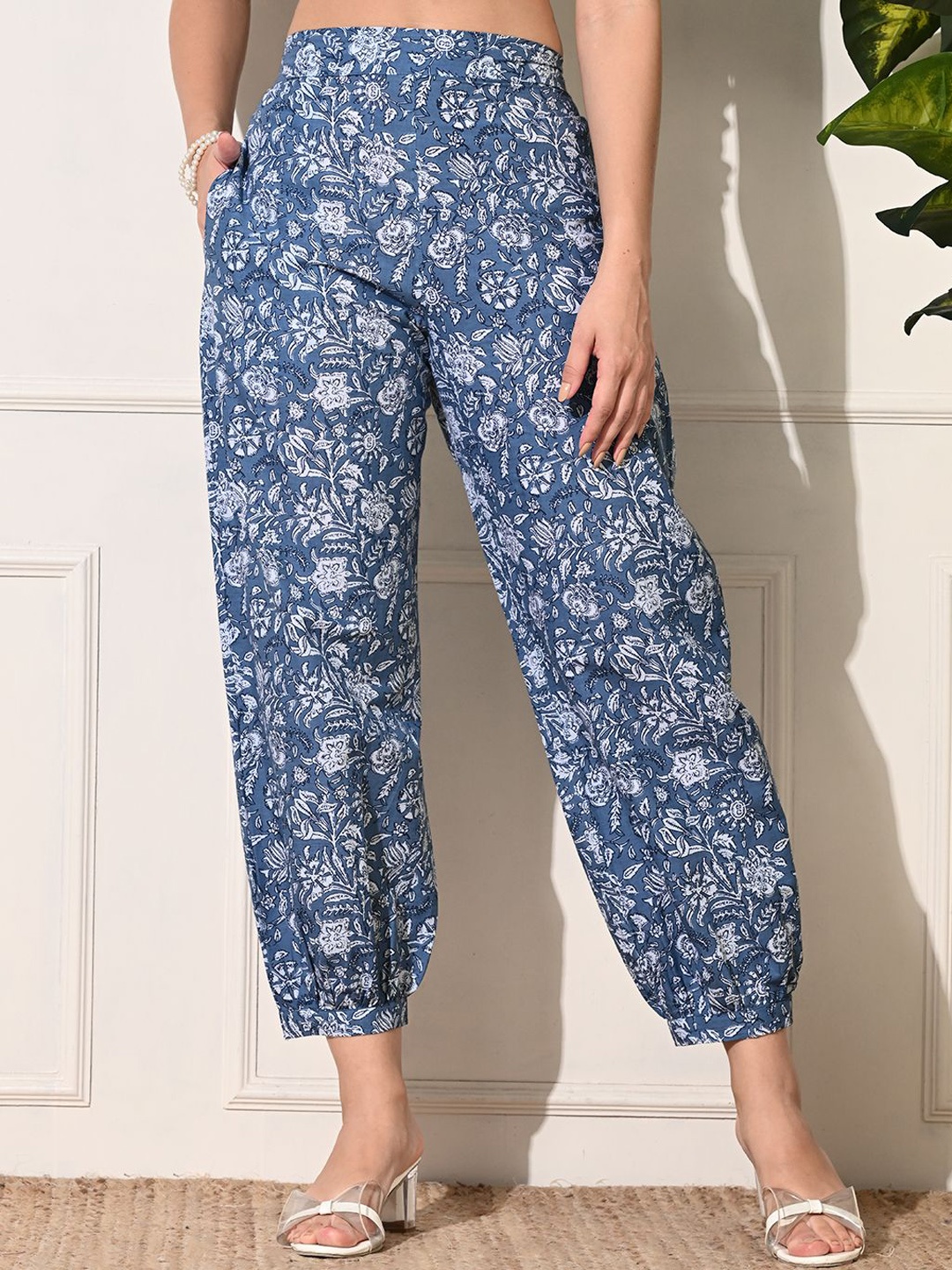 

DECKEDUP Women Floral Printed Relaxed Trousers, Blue