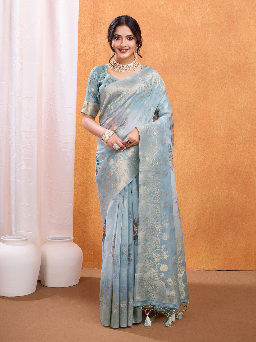 

Rekha Maniyar Woven Design Zari Brocade Heavy Work Banarasi Saree, Grey