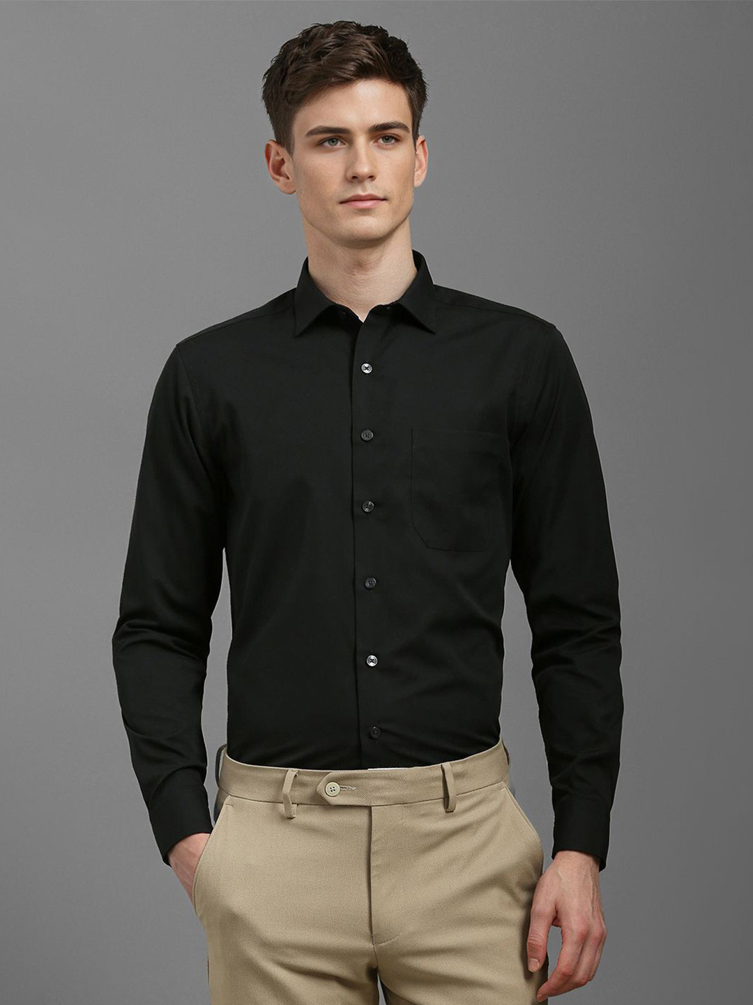 

Louis Philippe Men Spread Collar Solid Cotton Slim Fit Formal Shirt, Black