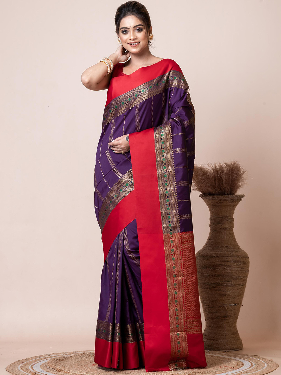 

VIBHAVARI Woven Design Zari Saree, Purple