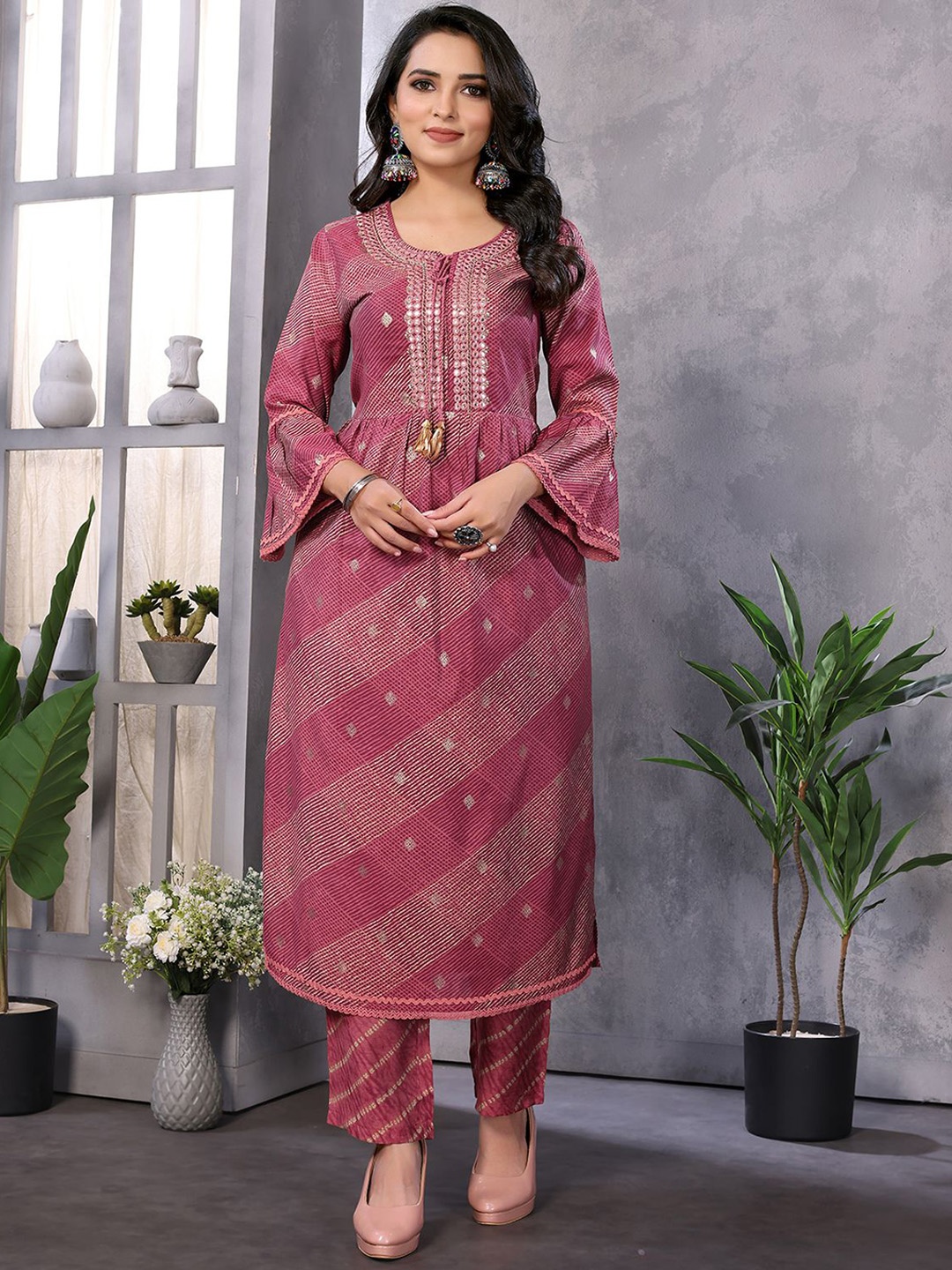 

Rangita Women Ethnic Motifs Embroidered Regular Kurta with Trousers, Maroon