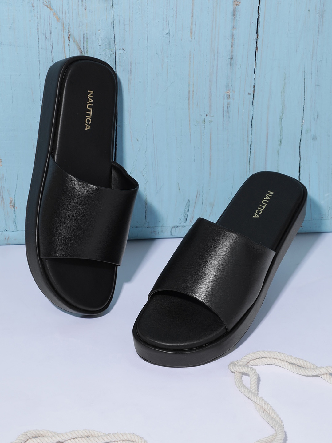 

Nautica Solid Comfort Heels, Black