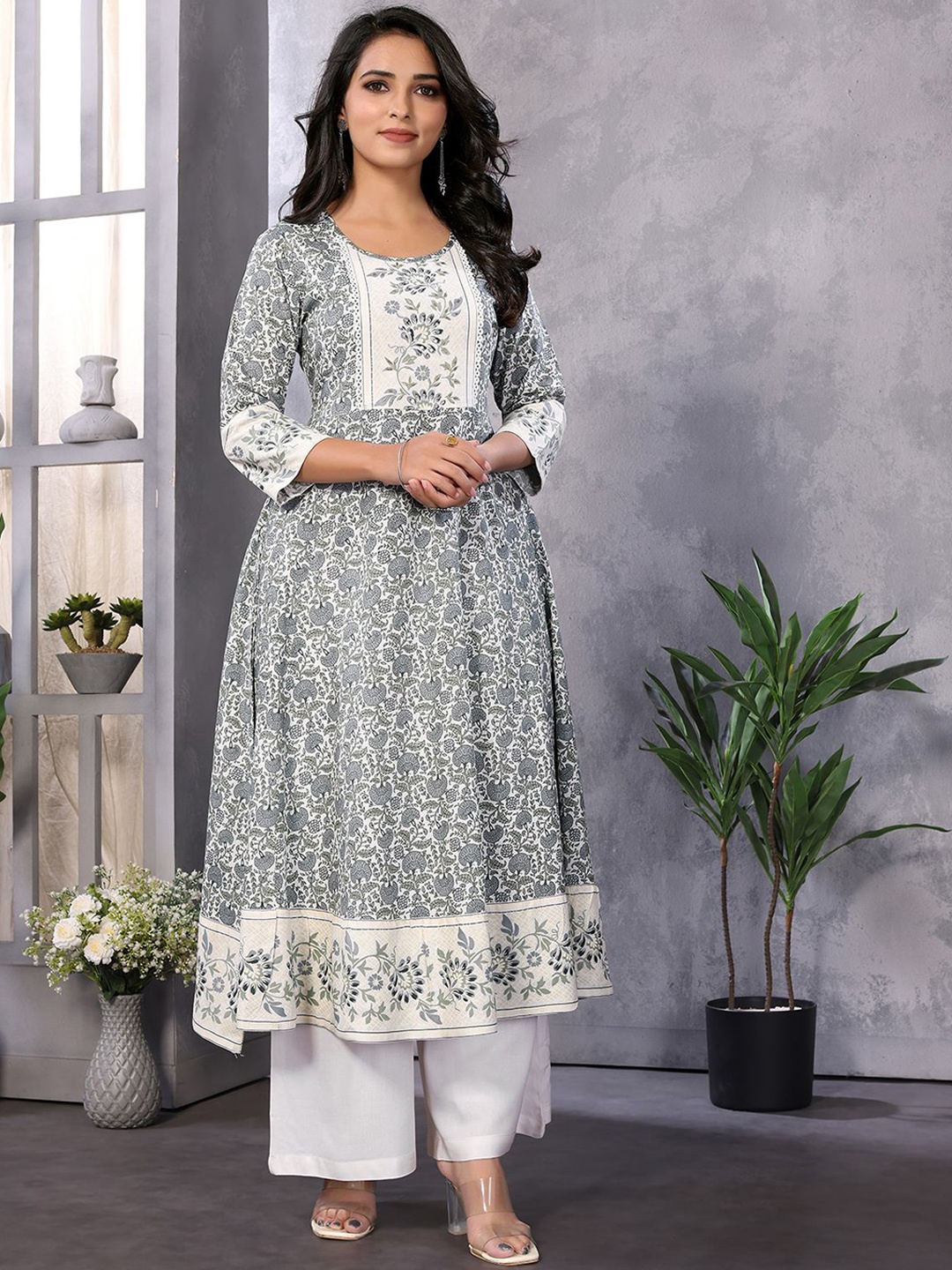 

Rangita Women Embellished Anarkali Kurta, White