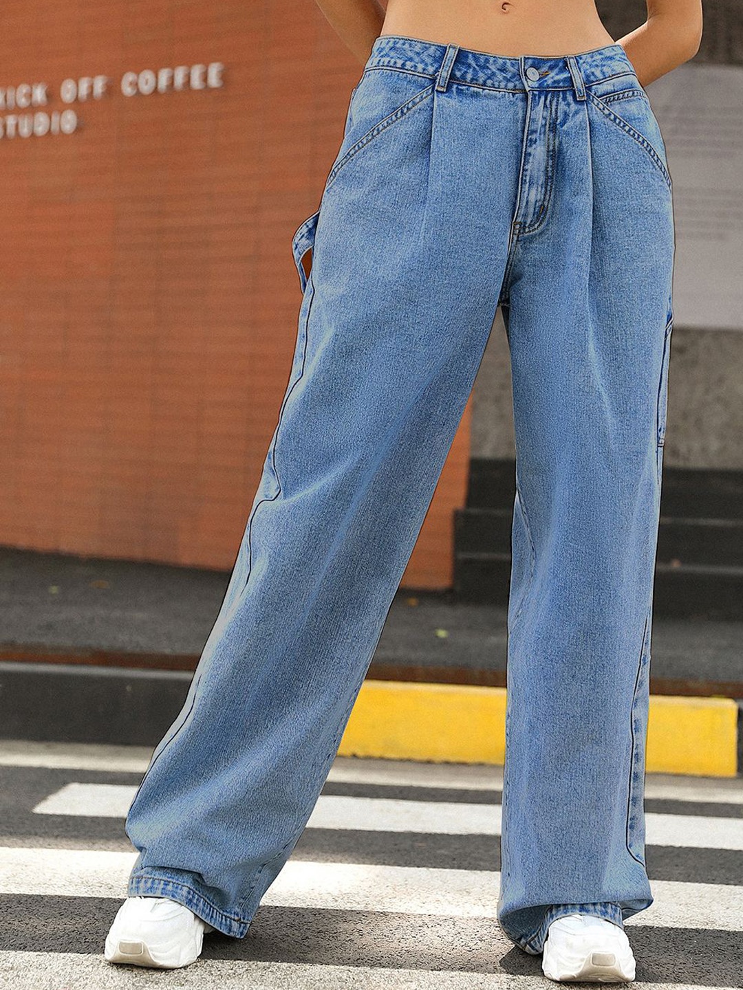 

StyleCast Women Straight Fit Light Fade Jeans, Blue