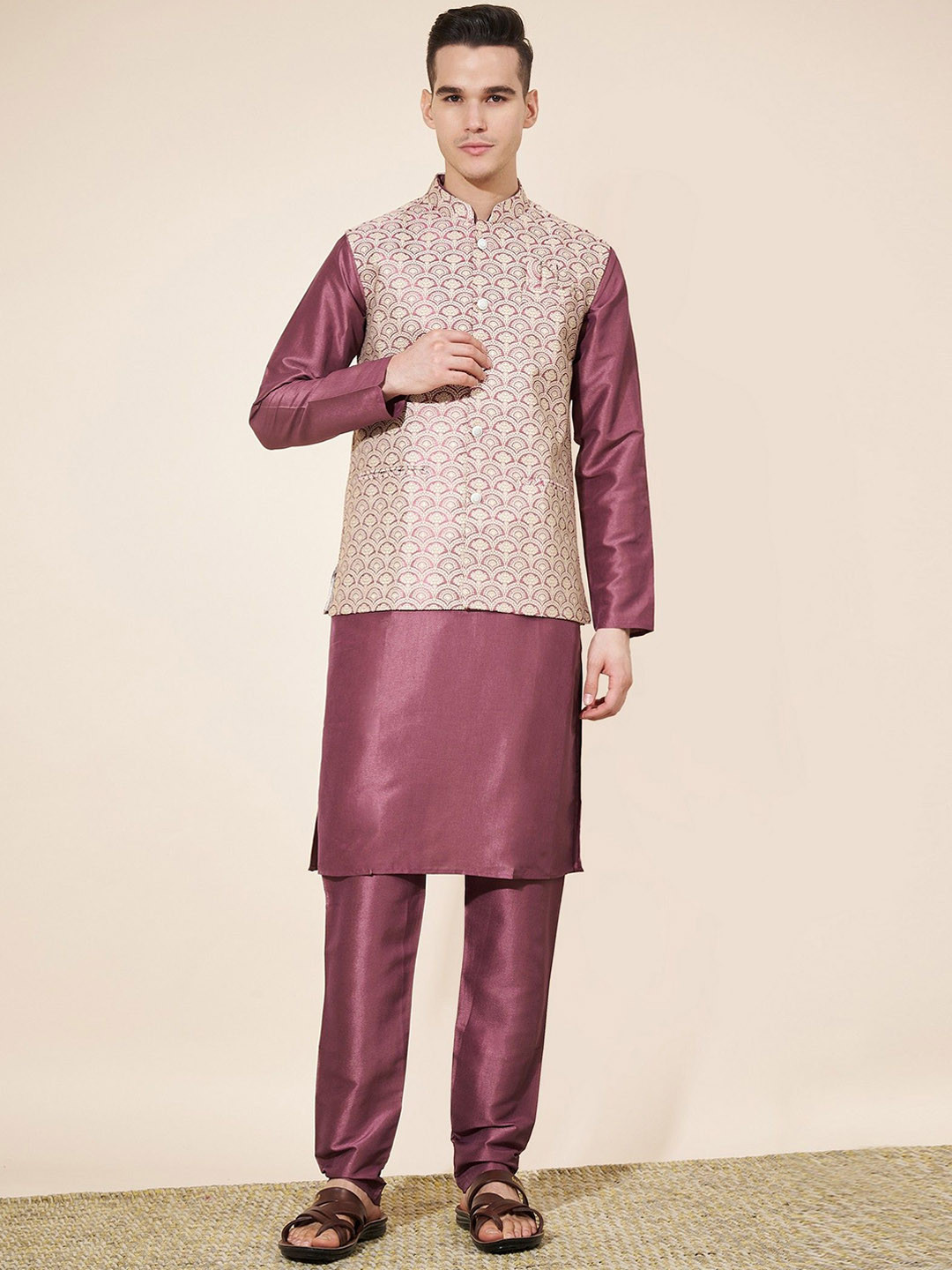 

OUTLUK Men Floral Printed Regular Pure Silk Kurta with Pyjamas, Mauve