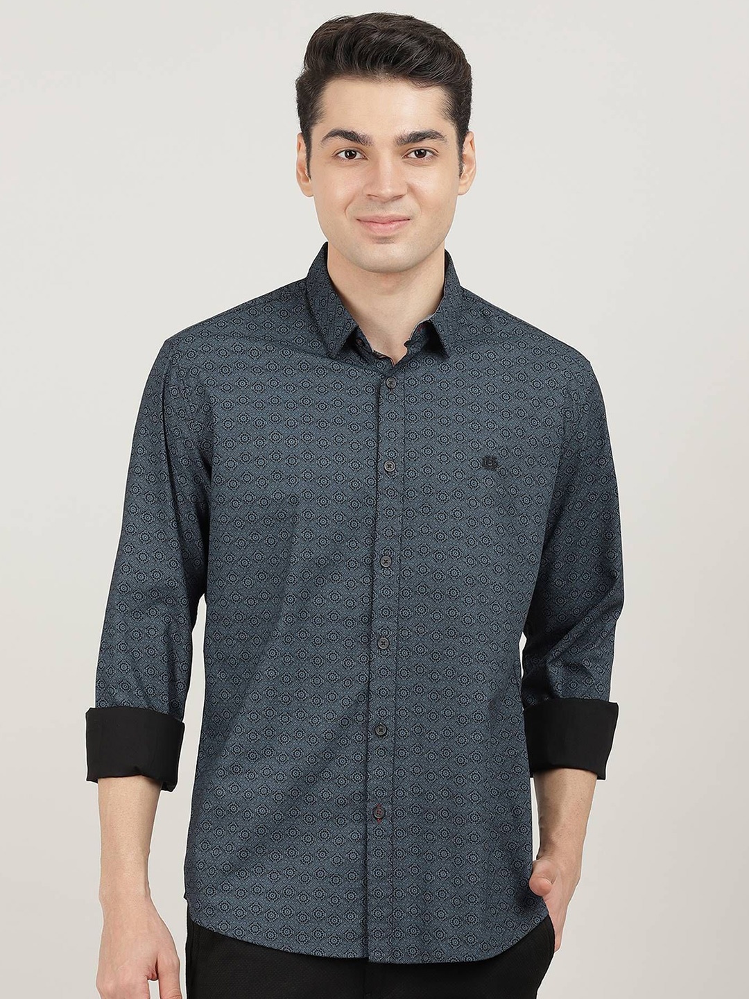 

DRAGON HILL Men Classic Slim Fit Opaque Printed Casual Shirt, Black